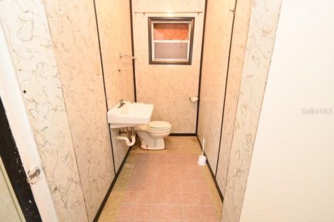Single Family Residence in DADE CITY FL 14312 1ST STREET 23.jpg