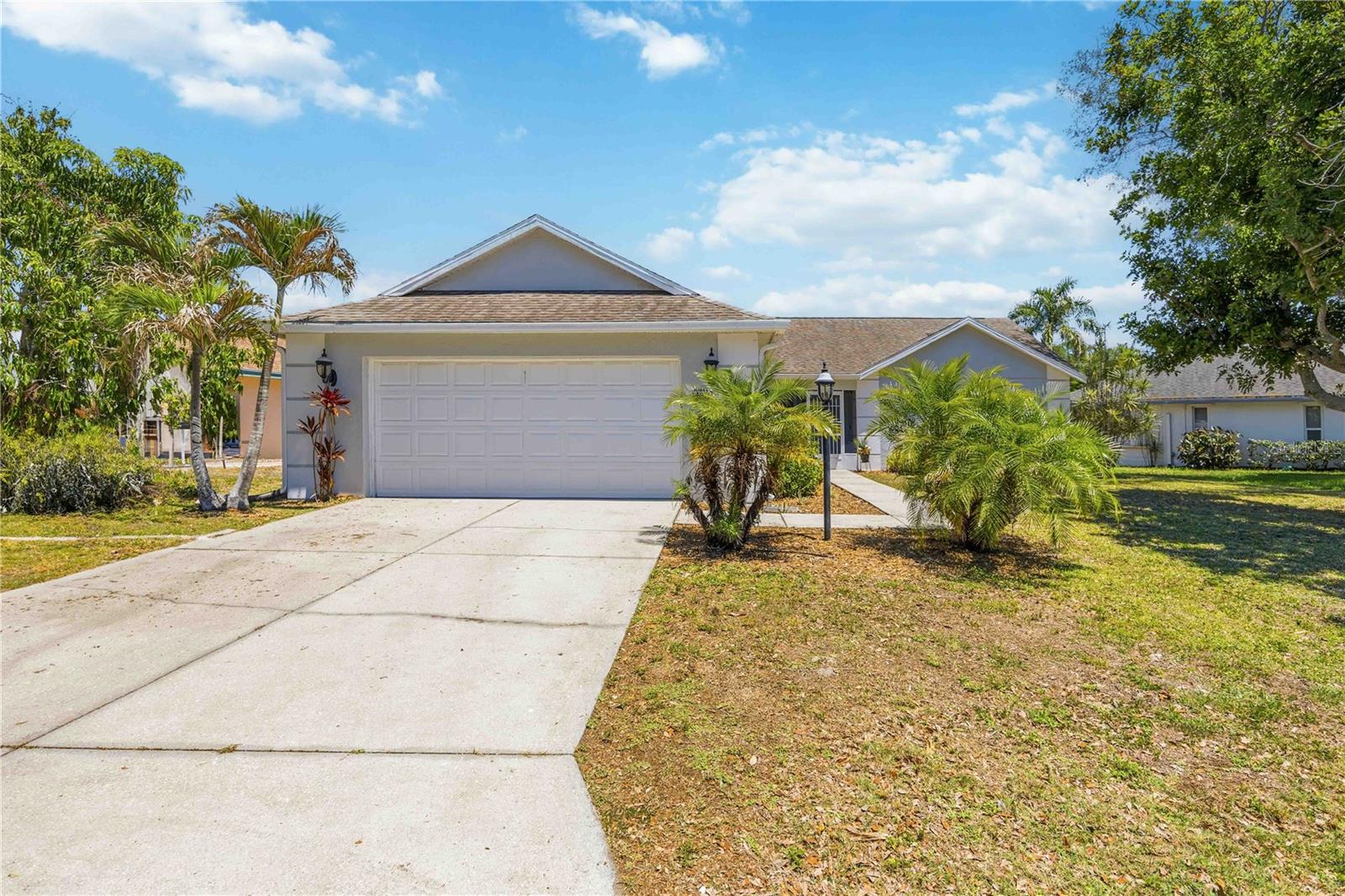 4851 Hamlets Grove Dr, Sarasota, FL 34235 photo