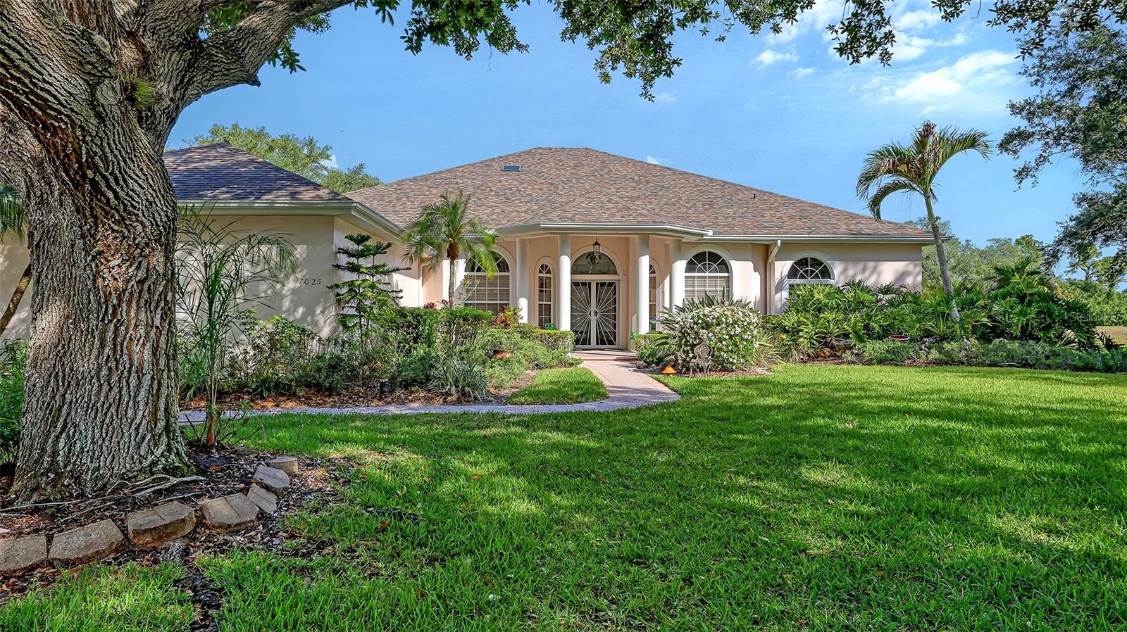 7025 Serenoa Dr, Sarasota, FL 34241