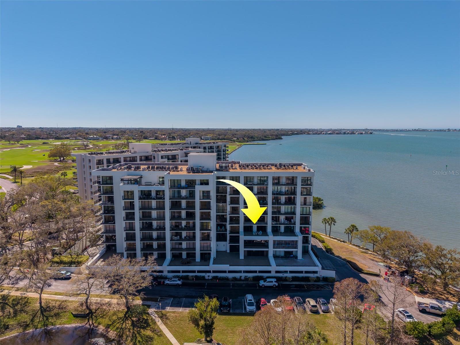 8 Belleview Blvd, Belleair, FL 33756
