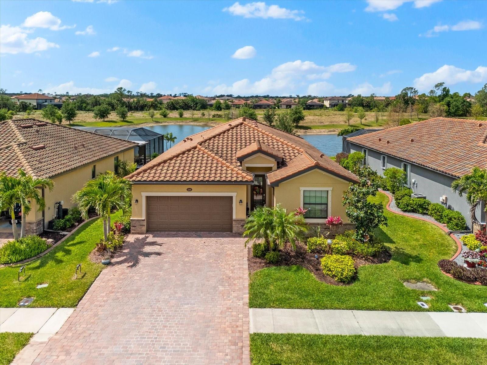 12501 Cinqueterre Dr, Venice, FL 34293 photo
