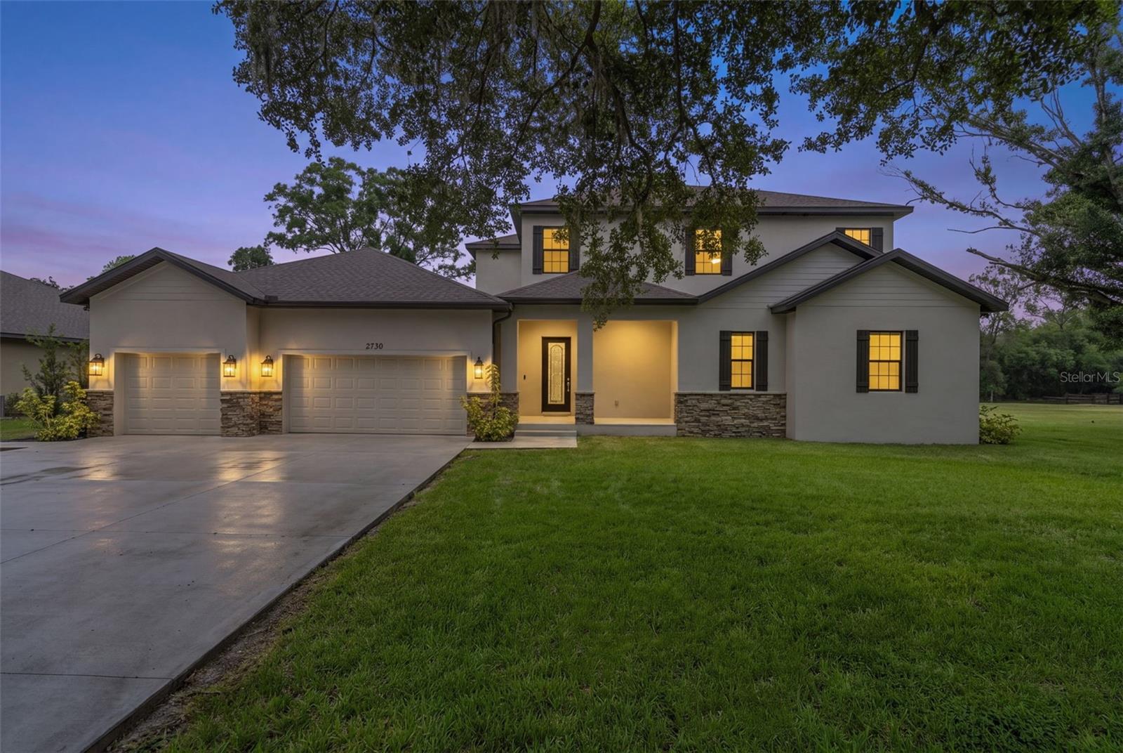 2730 Robertson Trl, Lutz, FL 33559