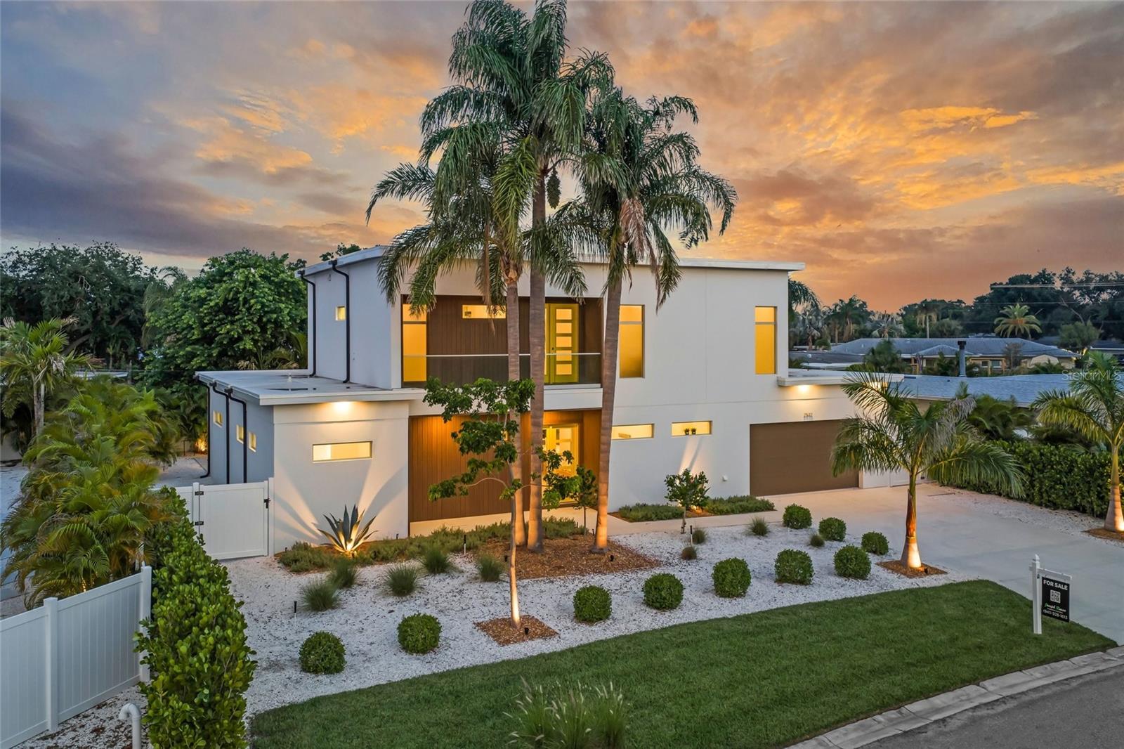 2532 Fruit Tree Dr, Sarasota, FL 34239 photo