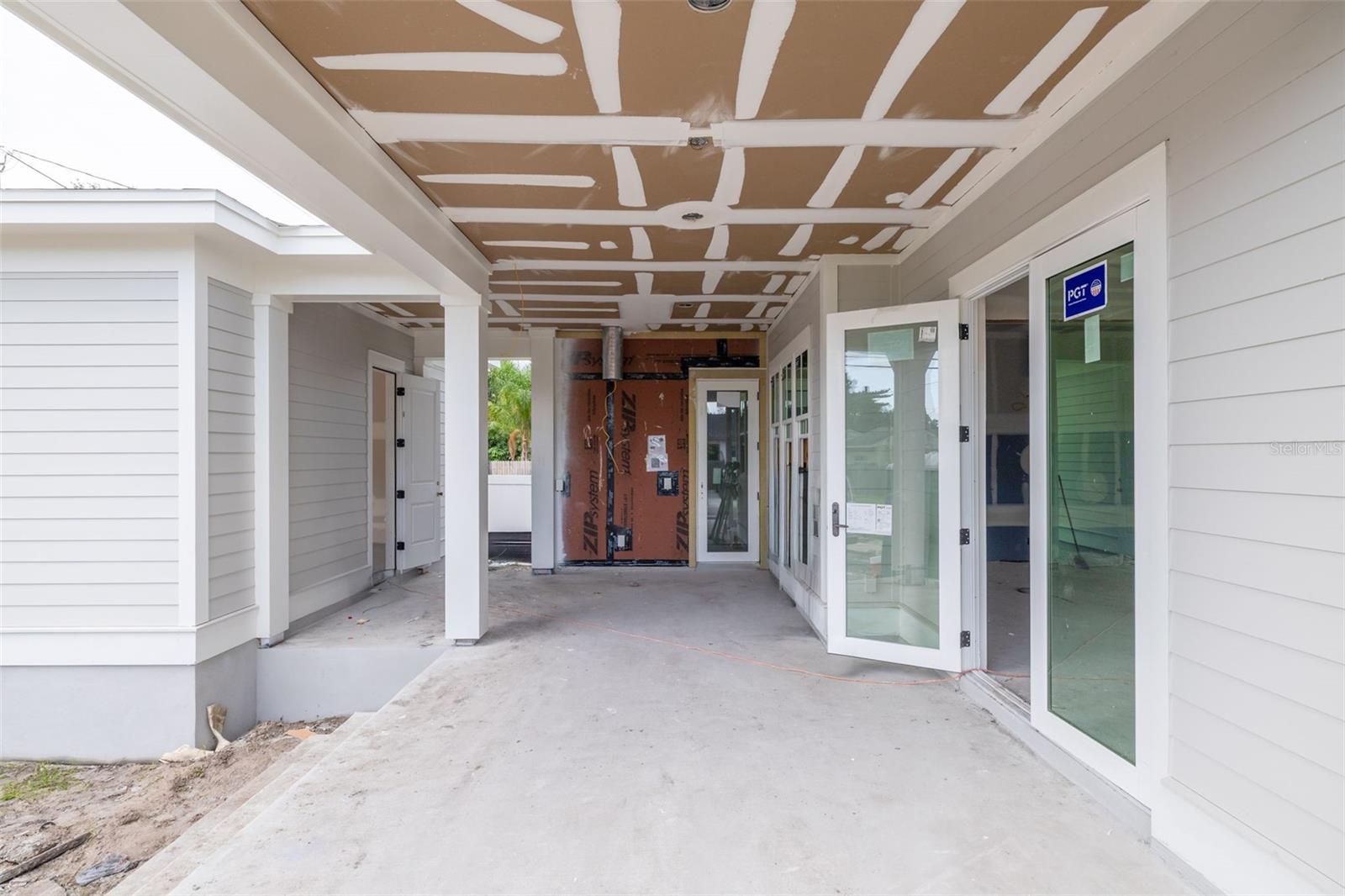 995 48 Ave, Saint Petersburg, FL 33703 photo