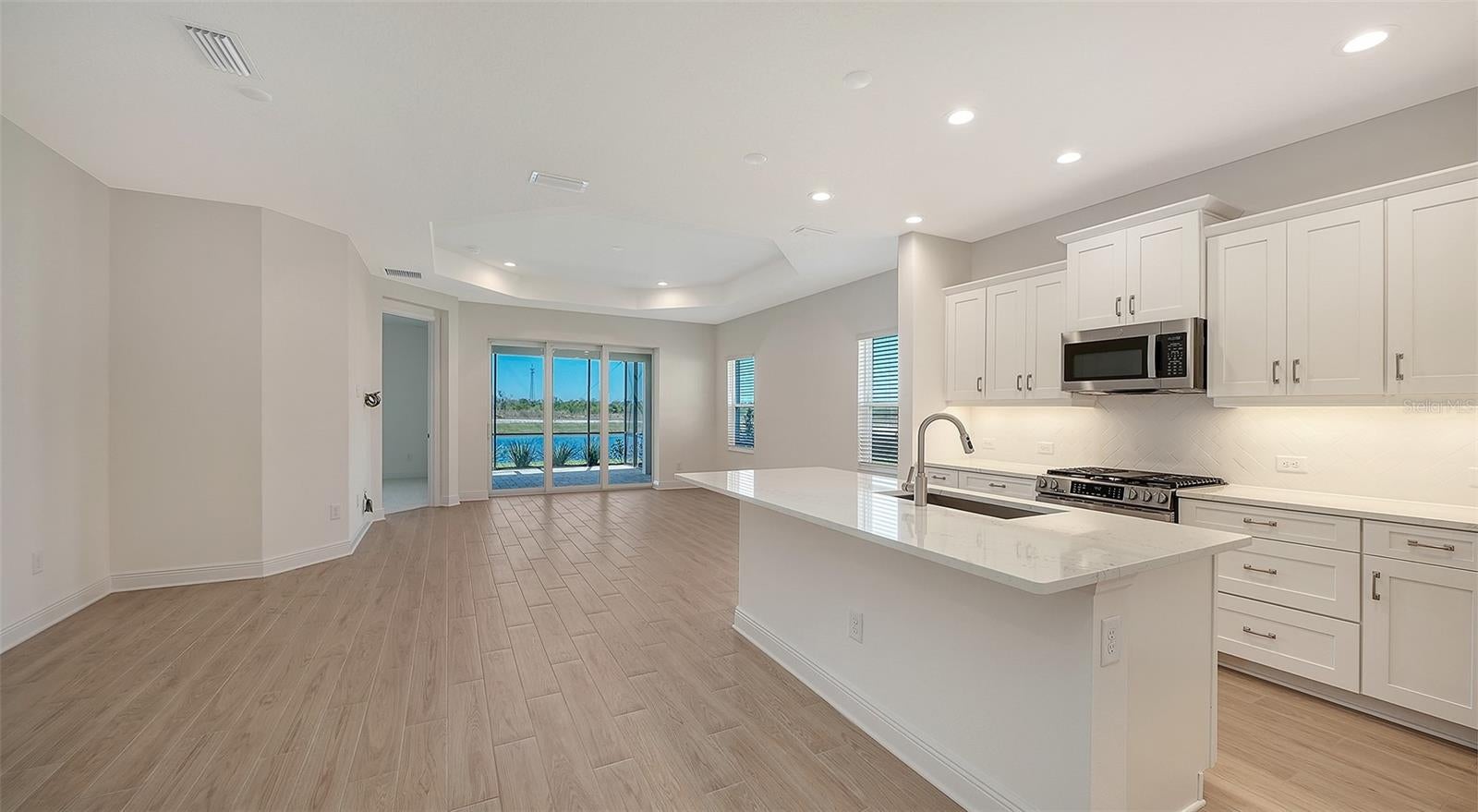 2114 Sylvester Palm Ln, Bradenton, FL 34212 photo