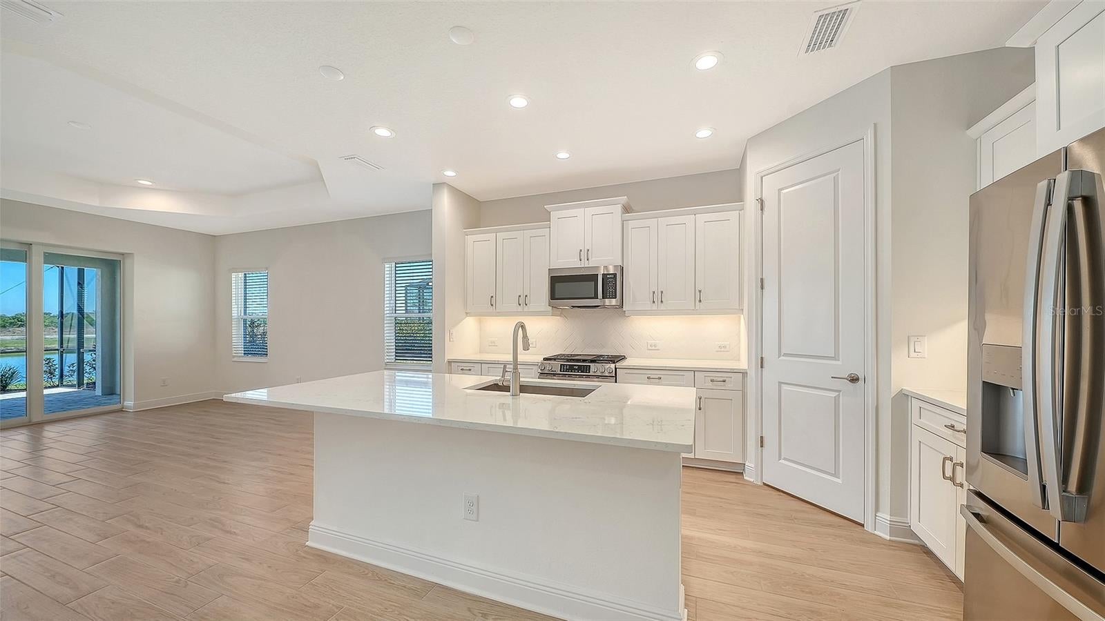 2114 Sylvester Palm Ln, Bradenton, FL 34212 photo