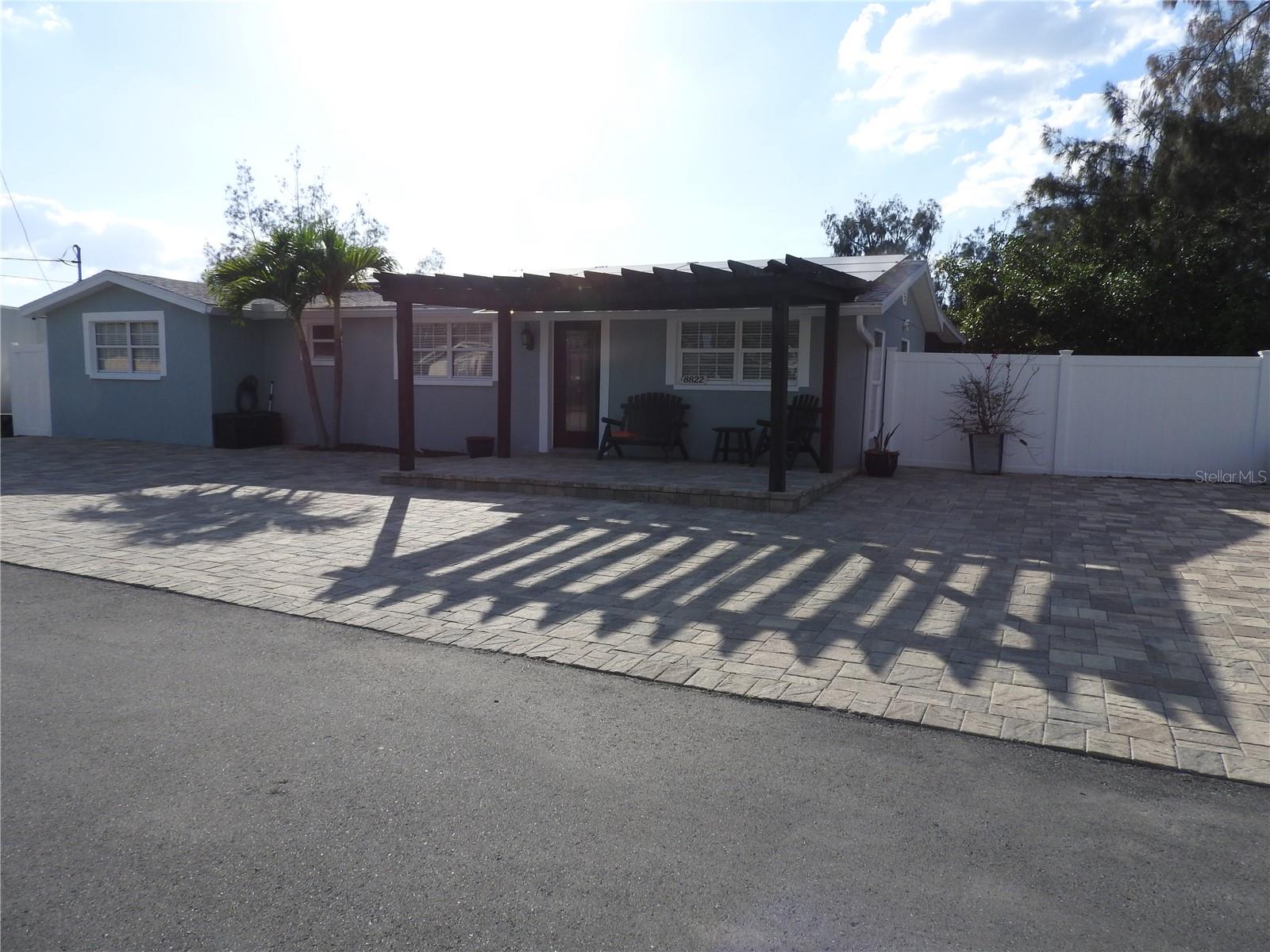 8822 Rocky Creek Dr, Tampa, FL 33615 photo