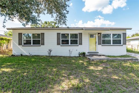 Single Family Residence in GAINESVILLE FL 1522 SE 13TH PLACE.jpg