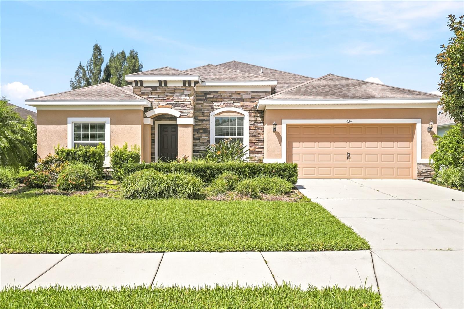 924 Buttercup Gln, Bradenton, FL 34212