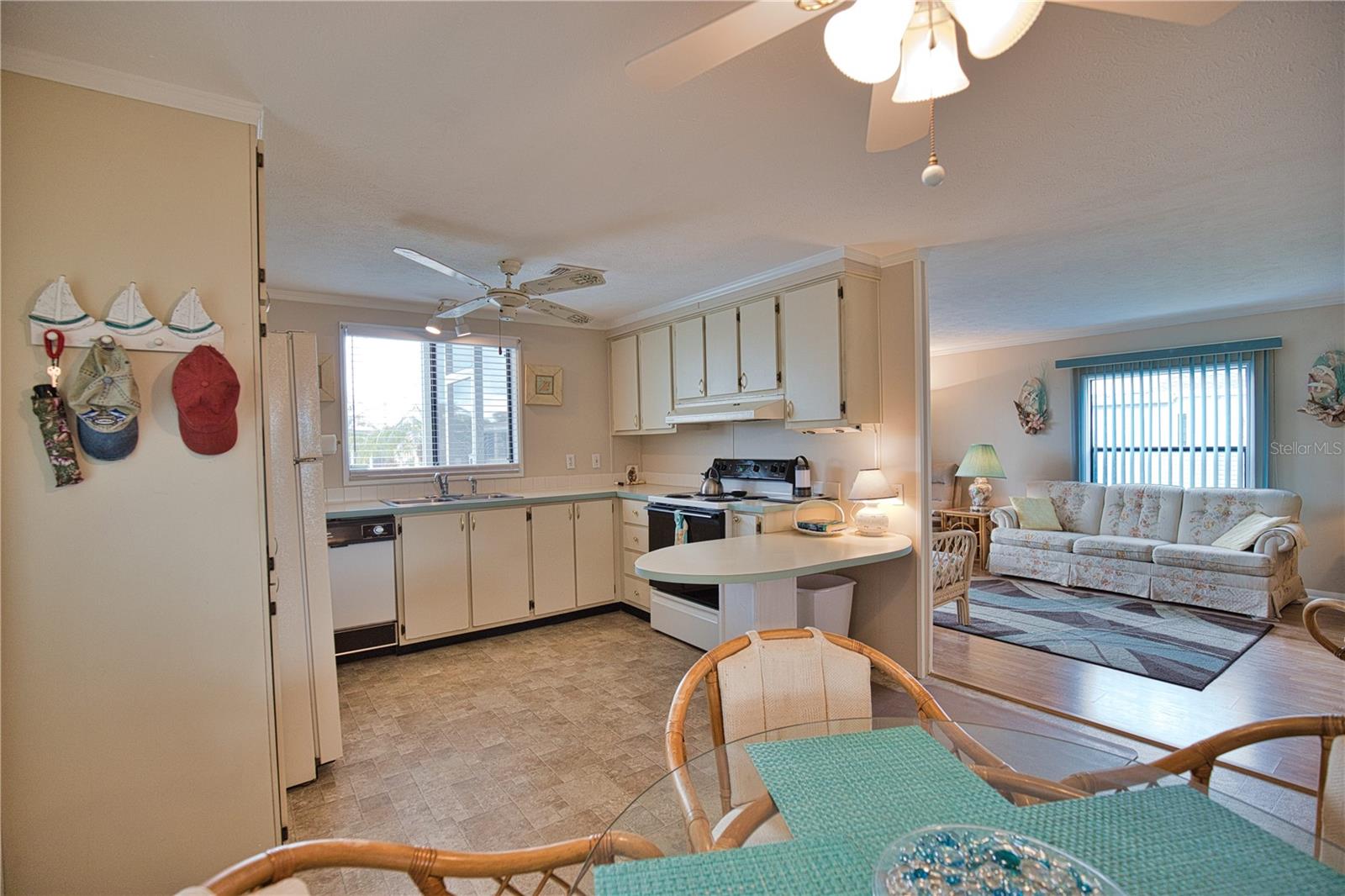 632 La Jolla Cir, North Port, FL 34287 photo