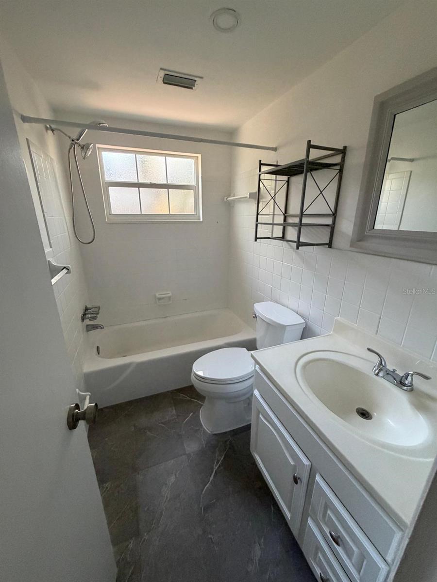 11102 28 St, Tampa, FL 33612 photo