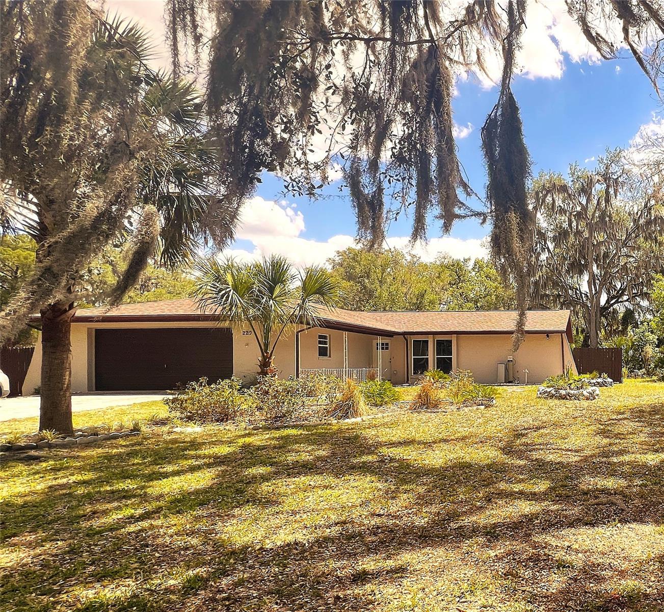 220 11 St, Crystal River, FL 34428