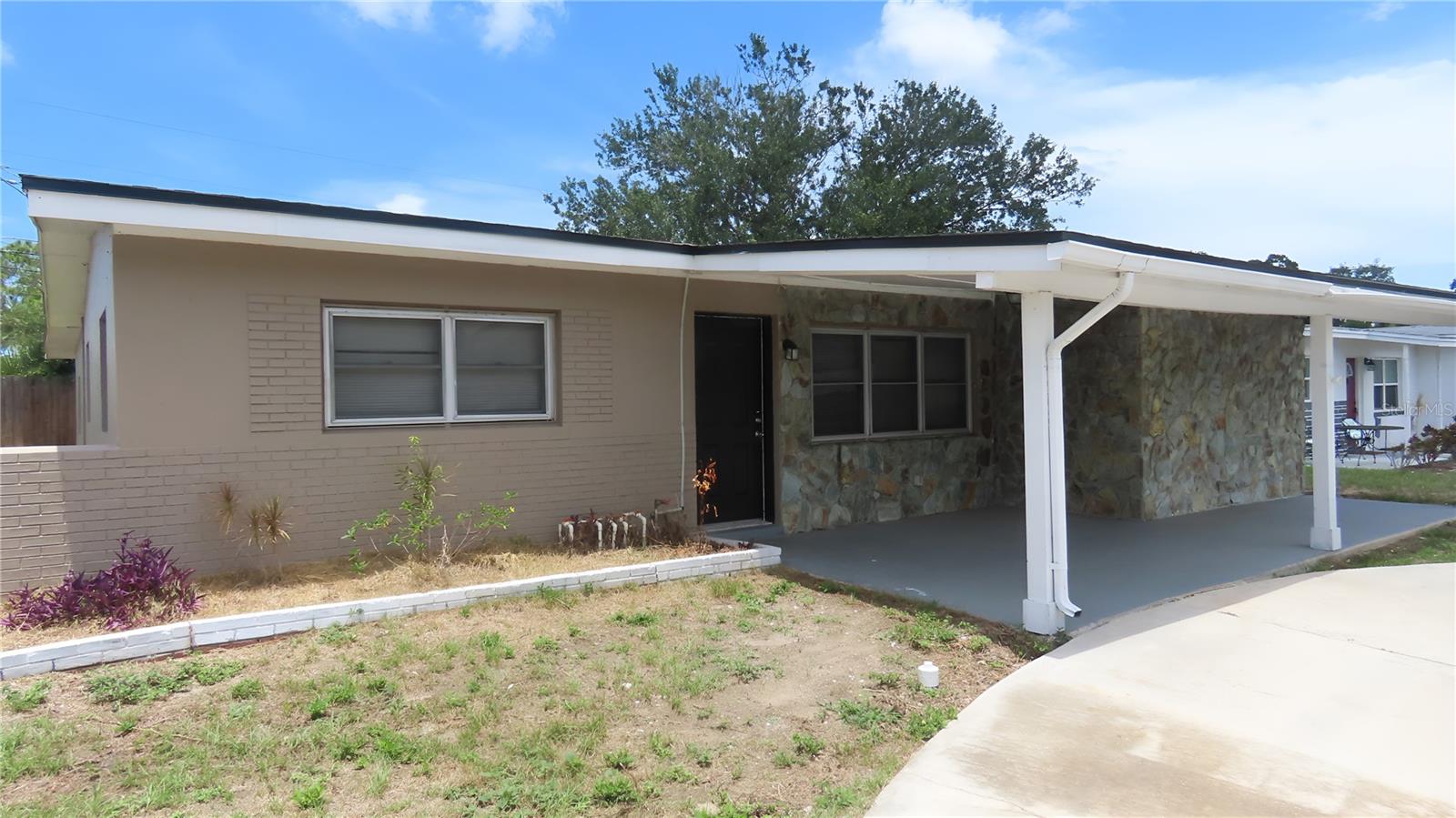 12208 105 St, Largo, FL 33773