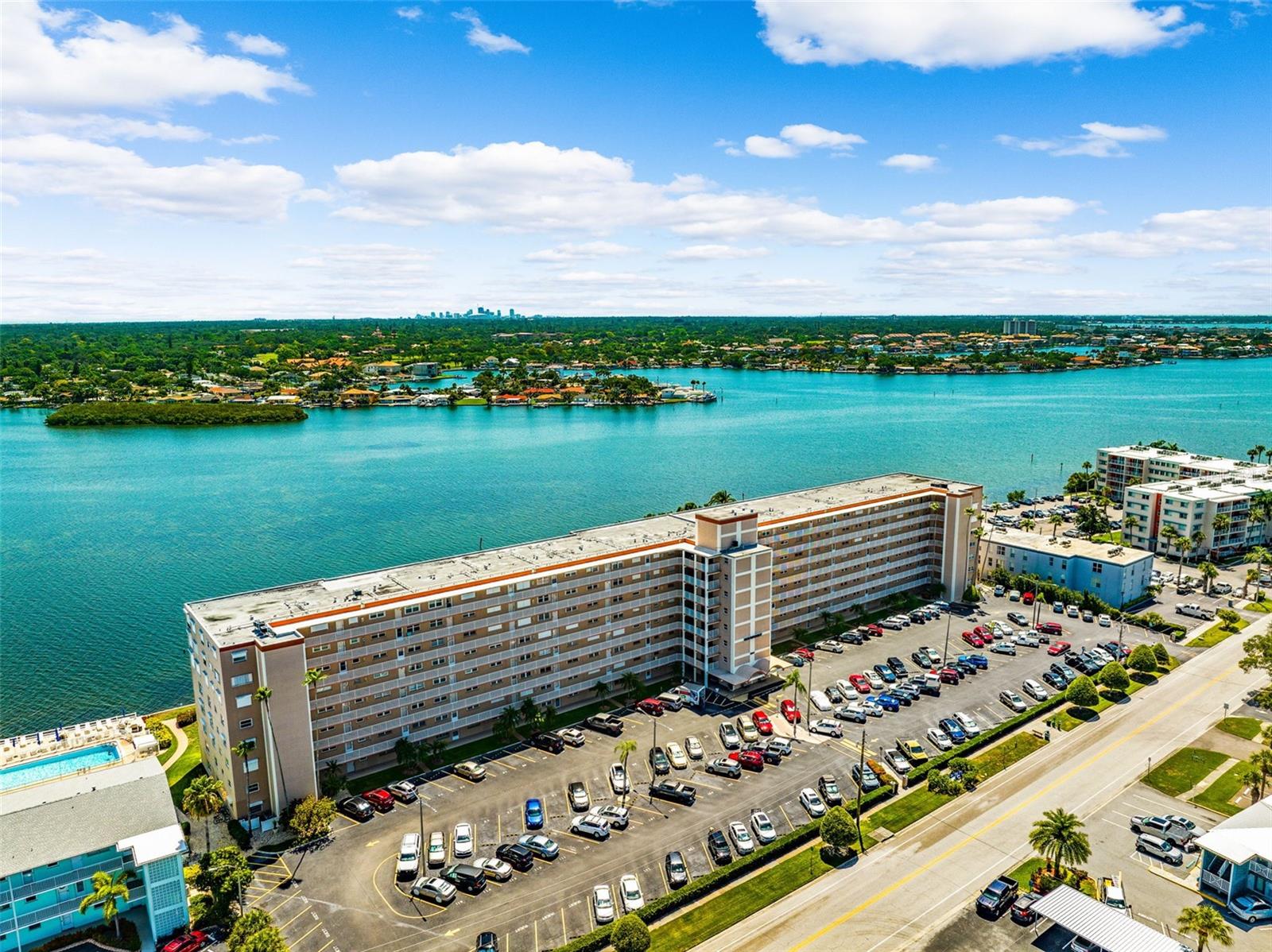 1847 Shore Dr, Saint Petersburg, FL 33707