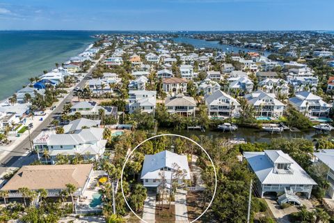 Single Family Residence in ANNA MARIA FL 527 MAGNOLIA AVENUE.jpg