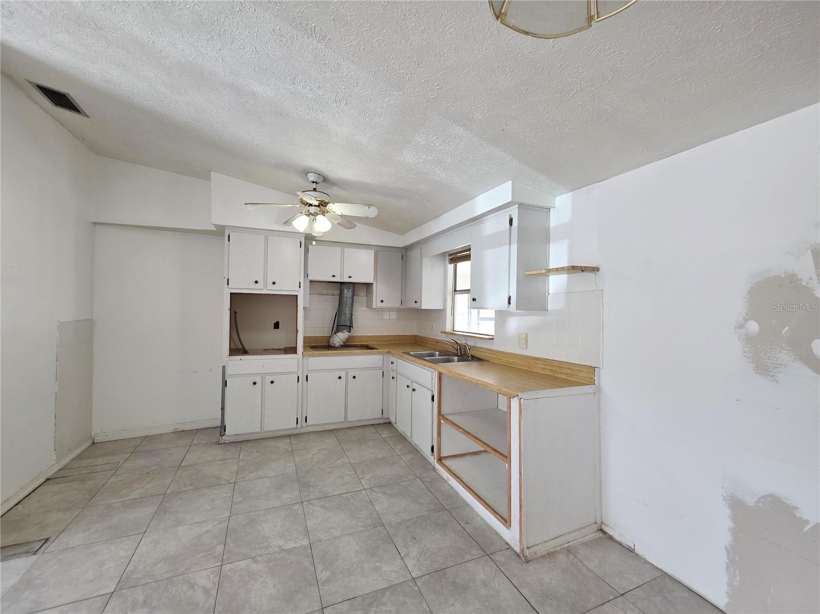 4037 Las Vegas Dr, New Port Richey, FL 34653 photo