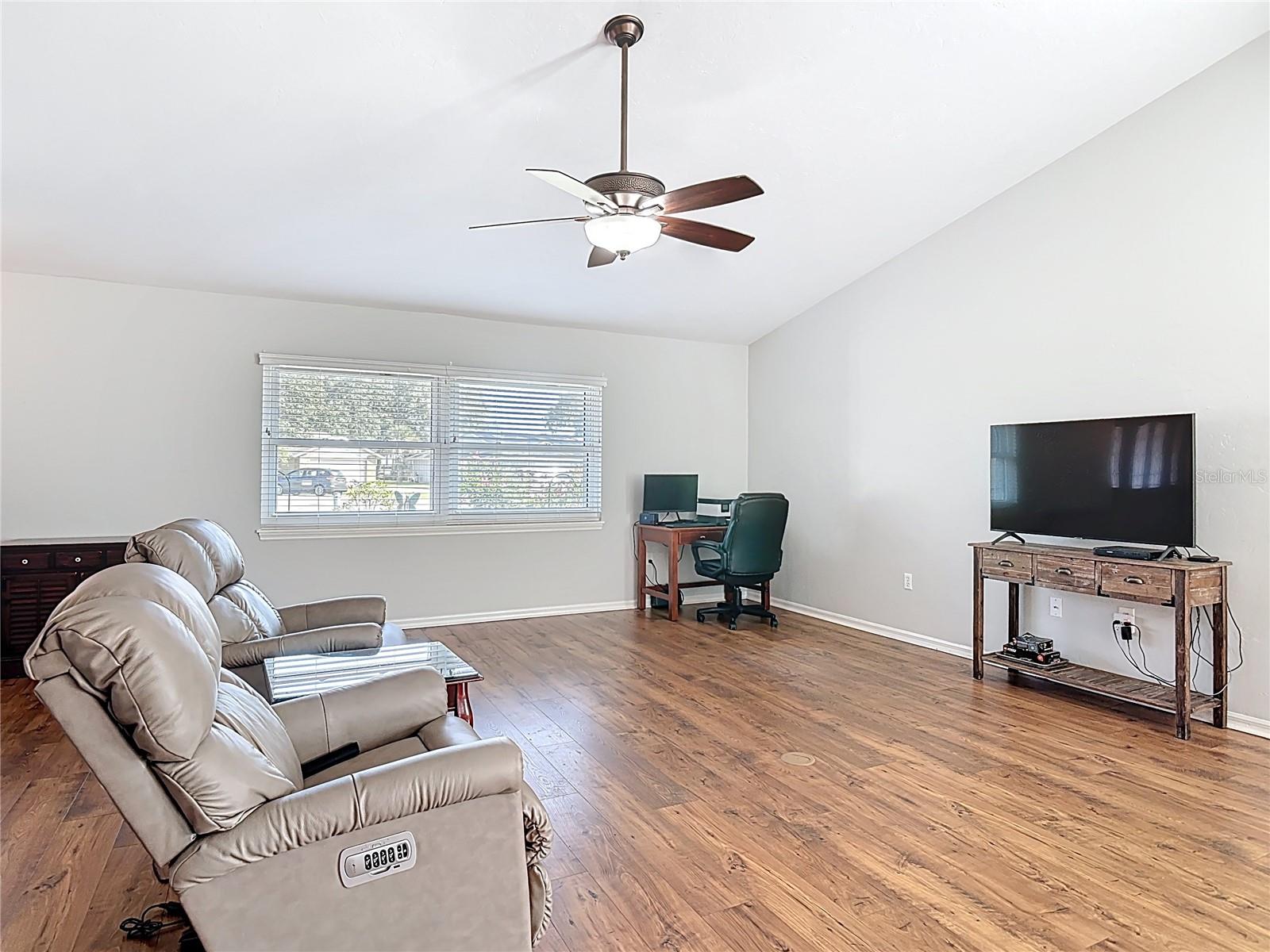 1807 Virginia Ct, Tavares, FL 32778 photo