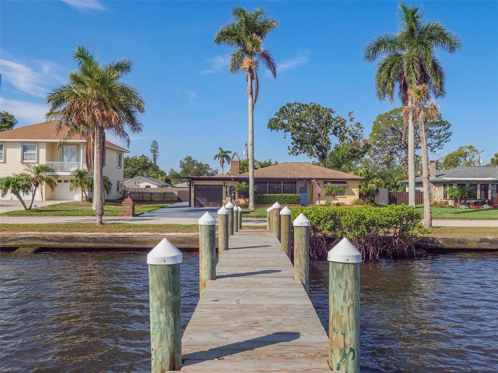 2410 Riverside Dr, Bradenton, FL 34208