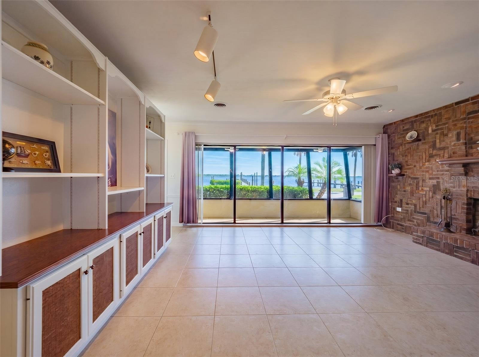 2410 Riverside Dr, Bradenton, FL 34208 photo