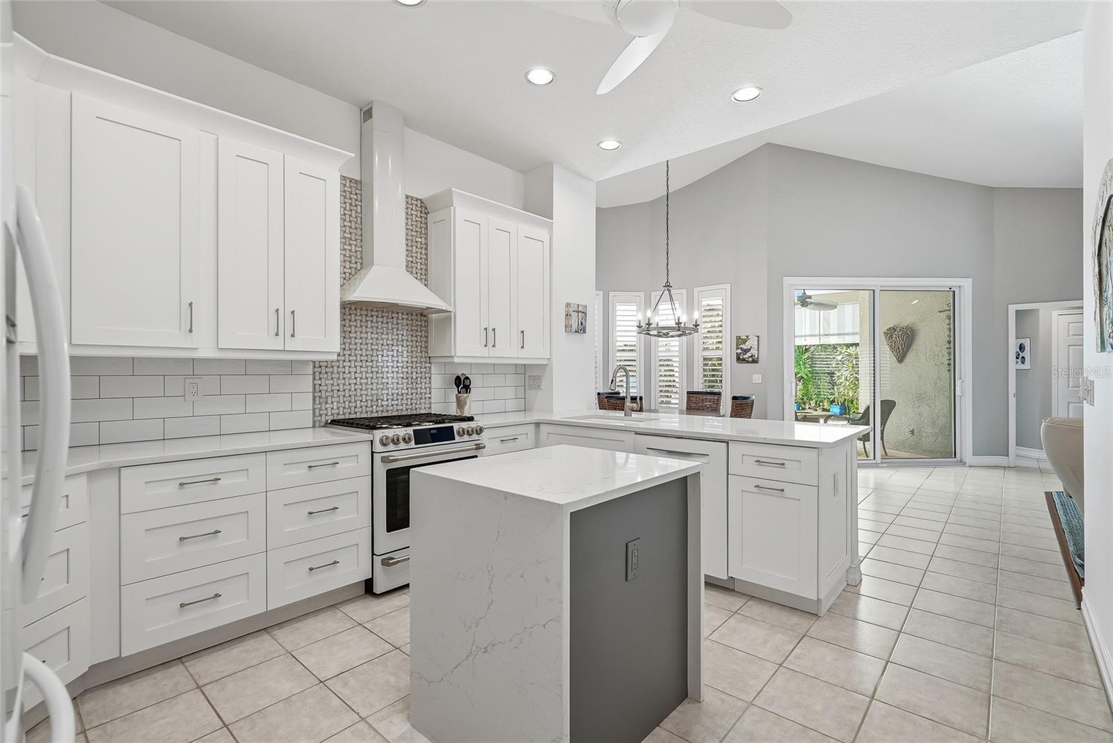 4851 Windmill Palm Terrace, Saint Petersburg, FL 33703 photo