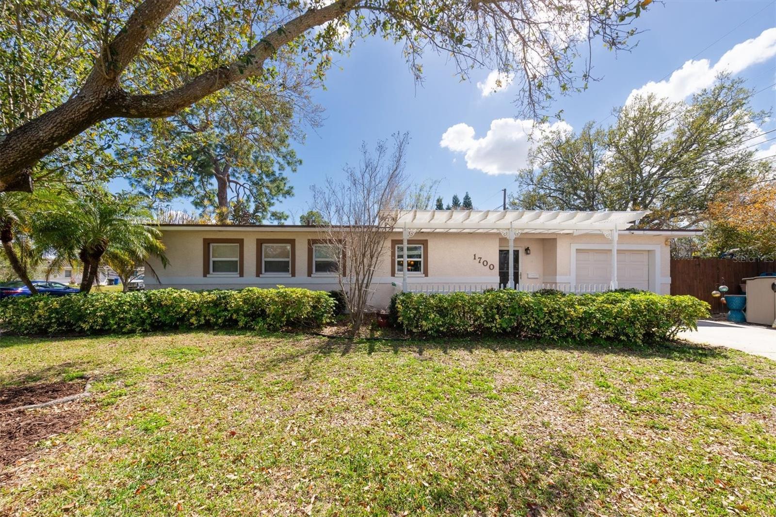 1700 74 Ave, Saint Petersburg, FL 33702