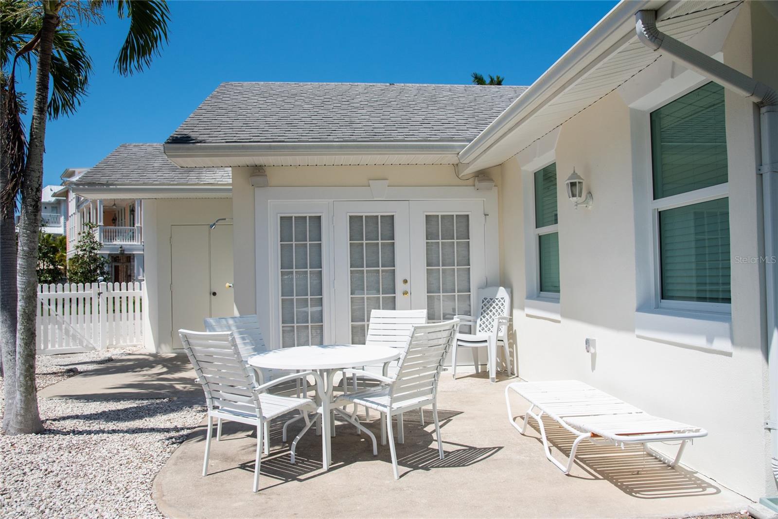 117 79 St, Holmes Beach, FL 34217 photo