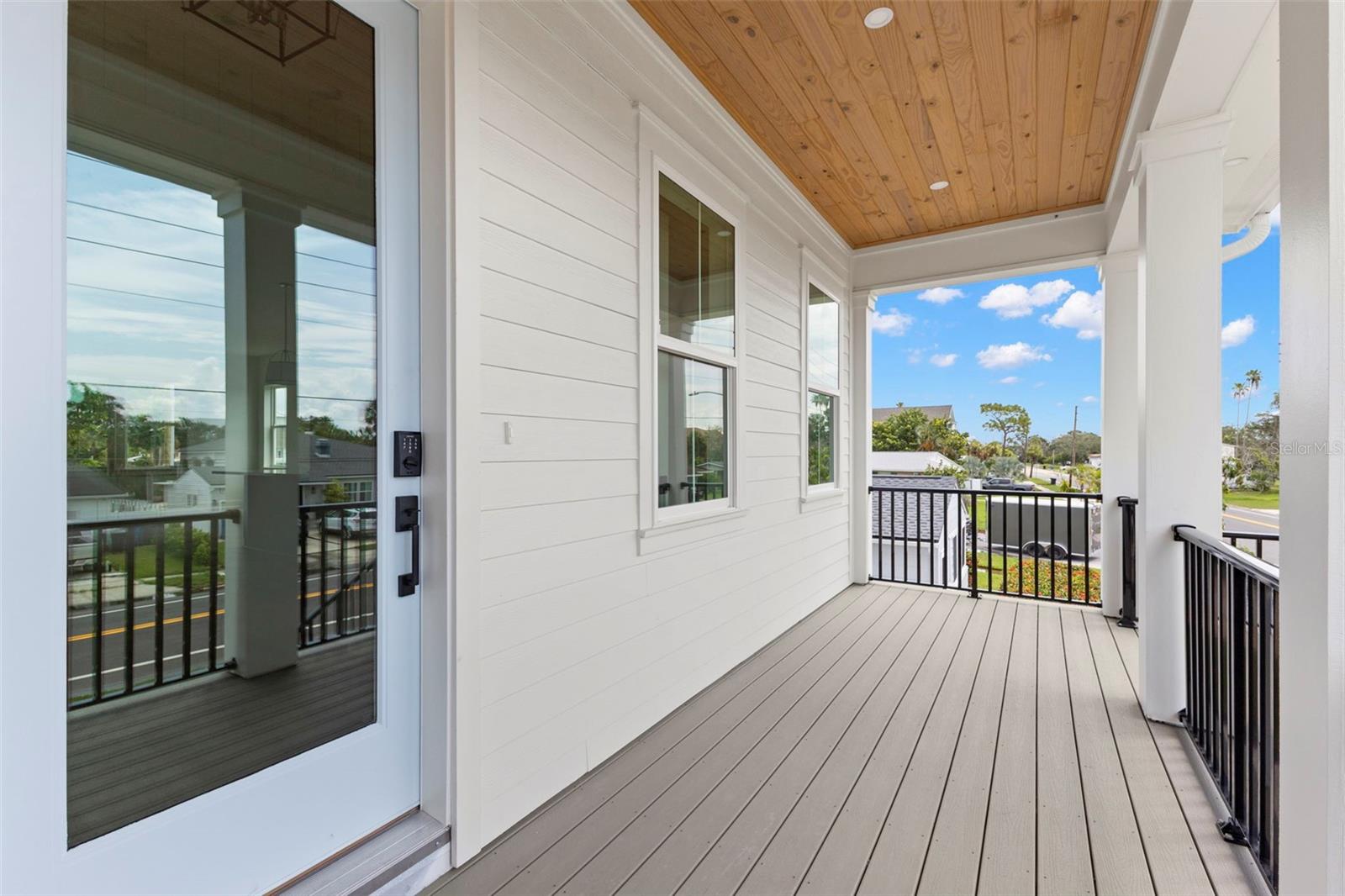 3534 Overlook Dr, Saint Petersburg, FL 33703 photo