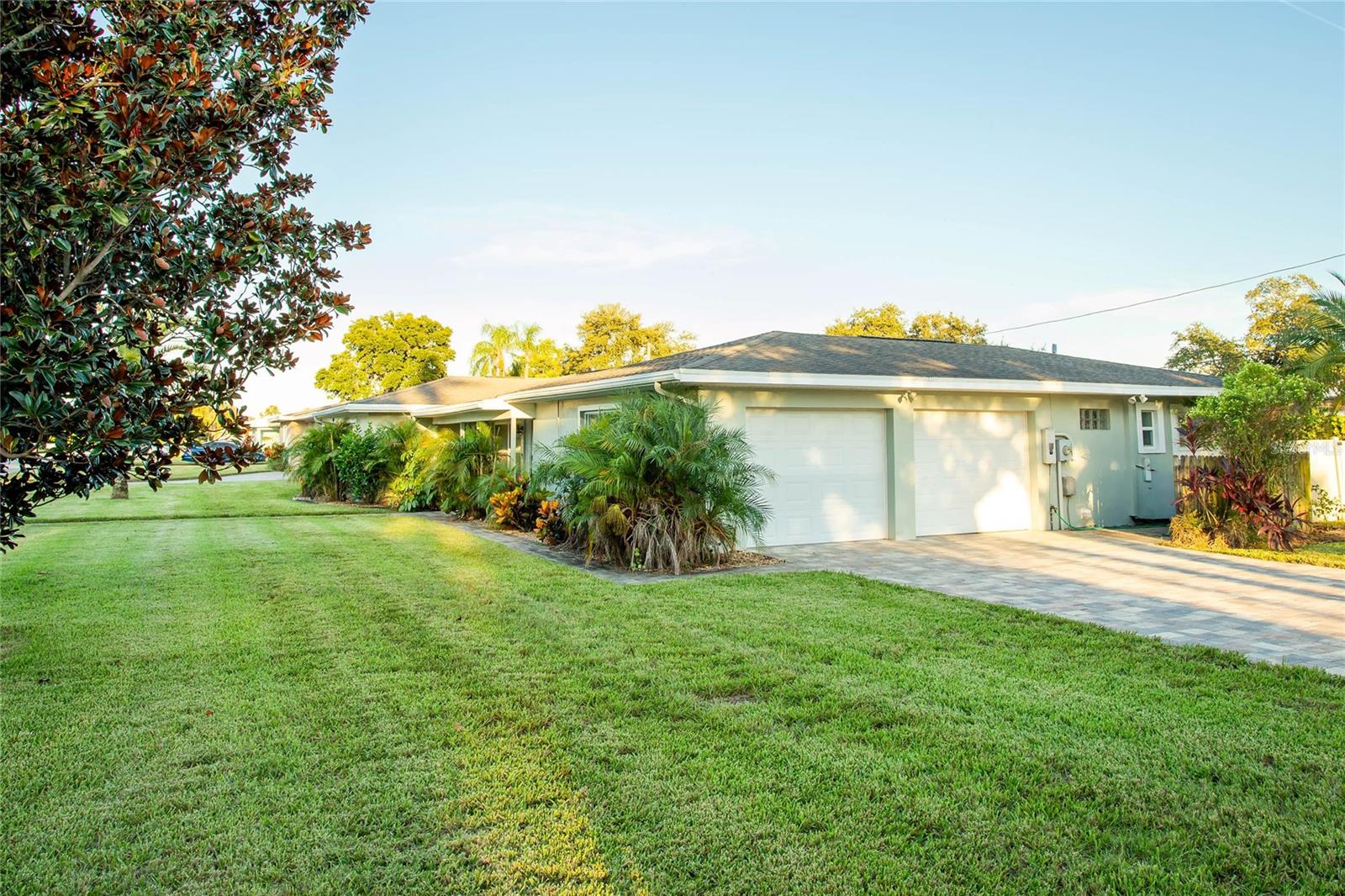 2001 Magnolia Dr, Clearwater, FL 33764 photo