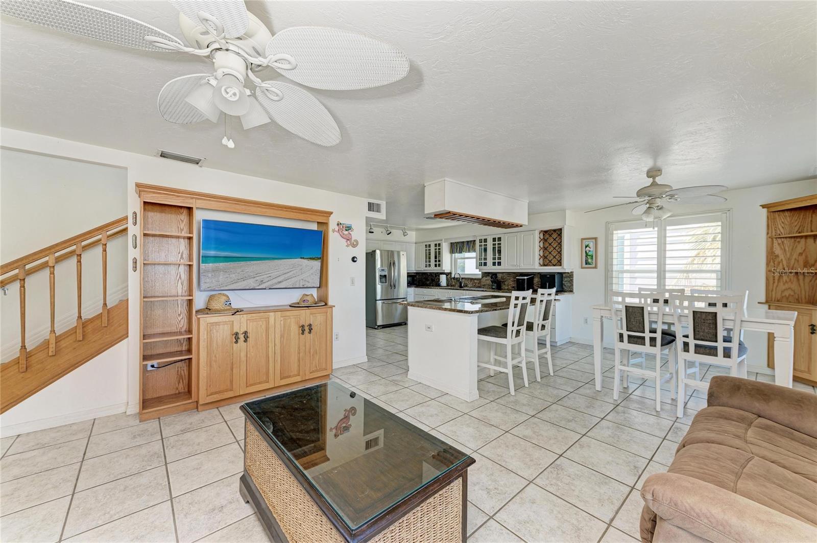 872 N Shore Dr, Anna Maria, FL 34216 photo