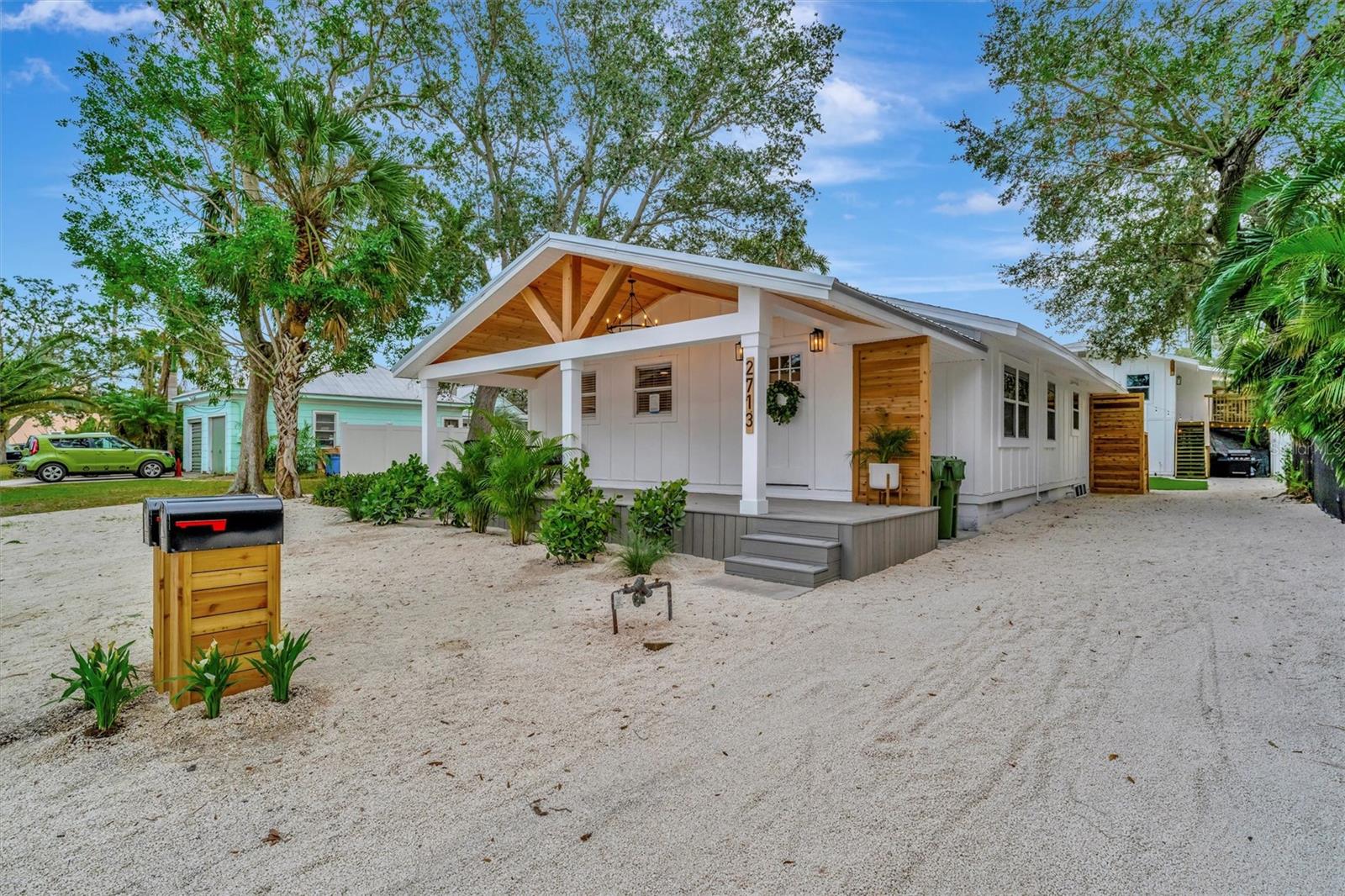 2713 4 Ave, Bradenton, FL 34205