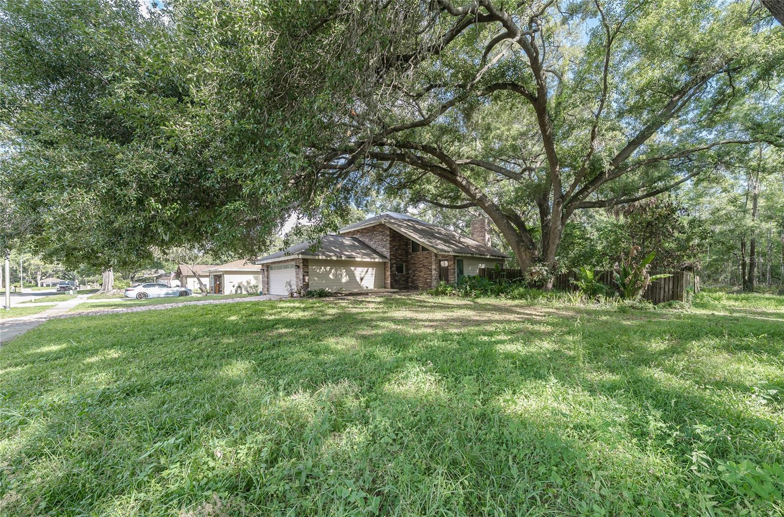 2501 Withy Ct, Tampa, FL 33618 photo