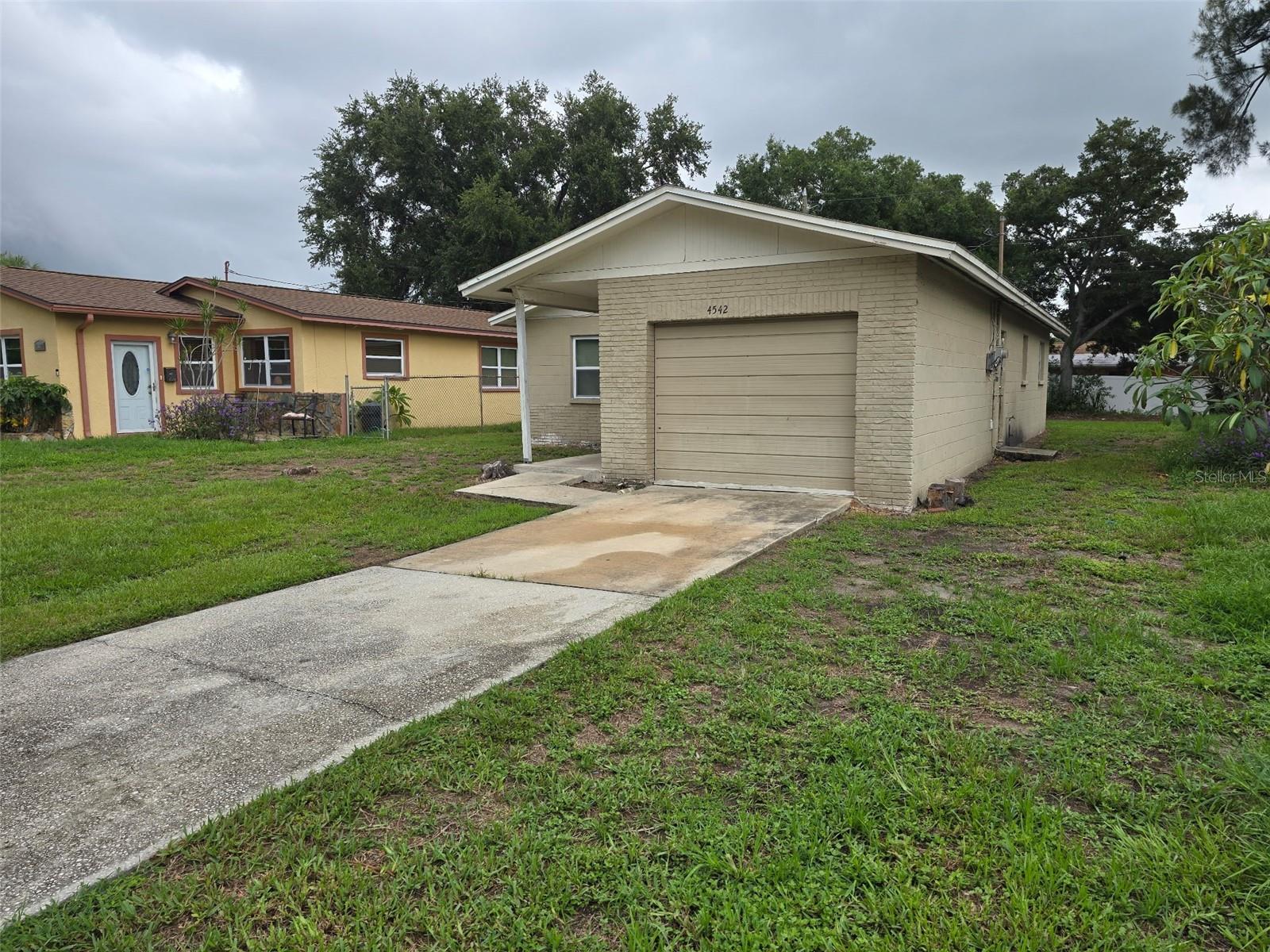 4542 21 Ave, Saint Petersburg, FL 33711 photo