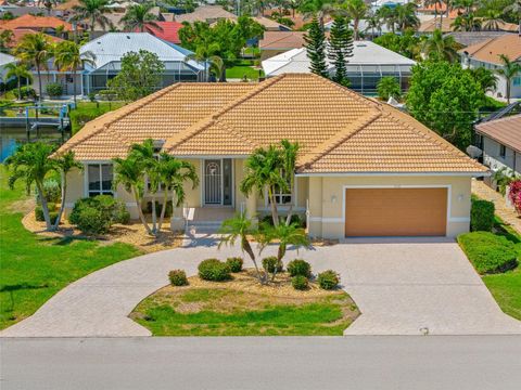 Single Family Residence in PUNTA GORDA FL 2719 MAYAGUANA COURT.jpg