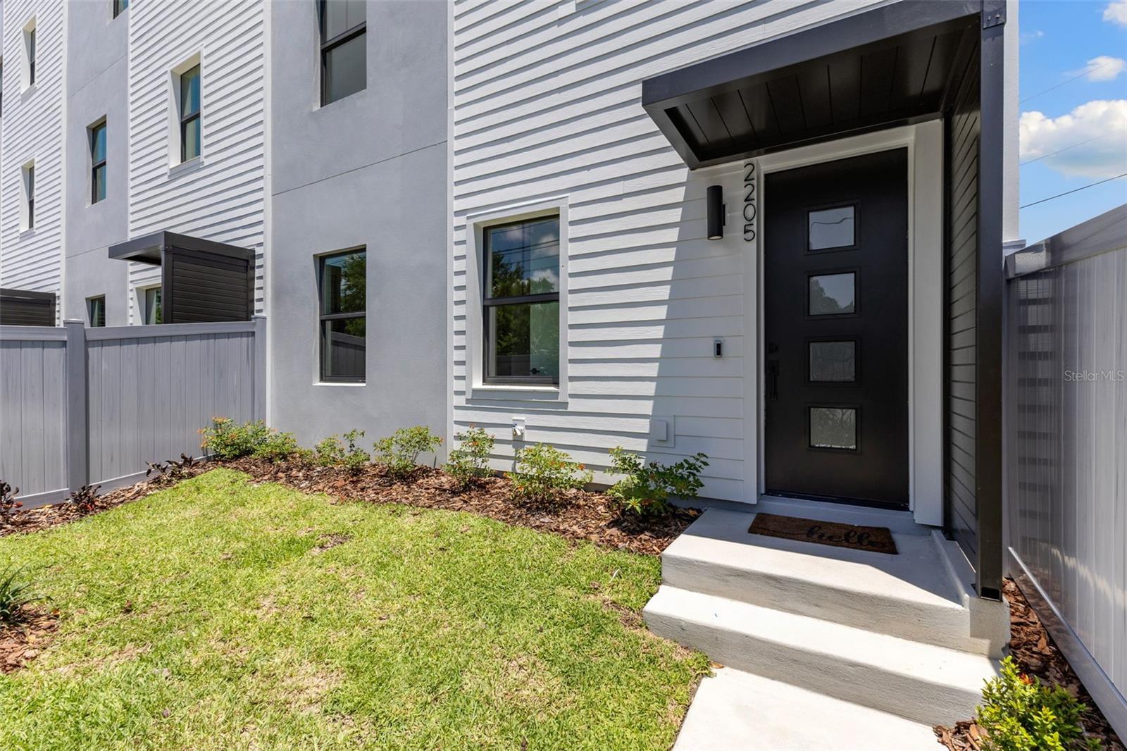 2205 16 St, Saint Petersburg, FL 33704 photo