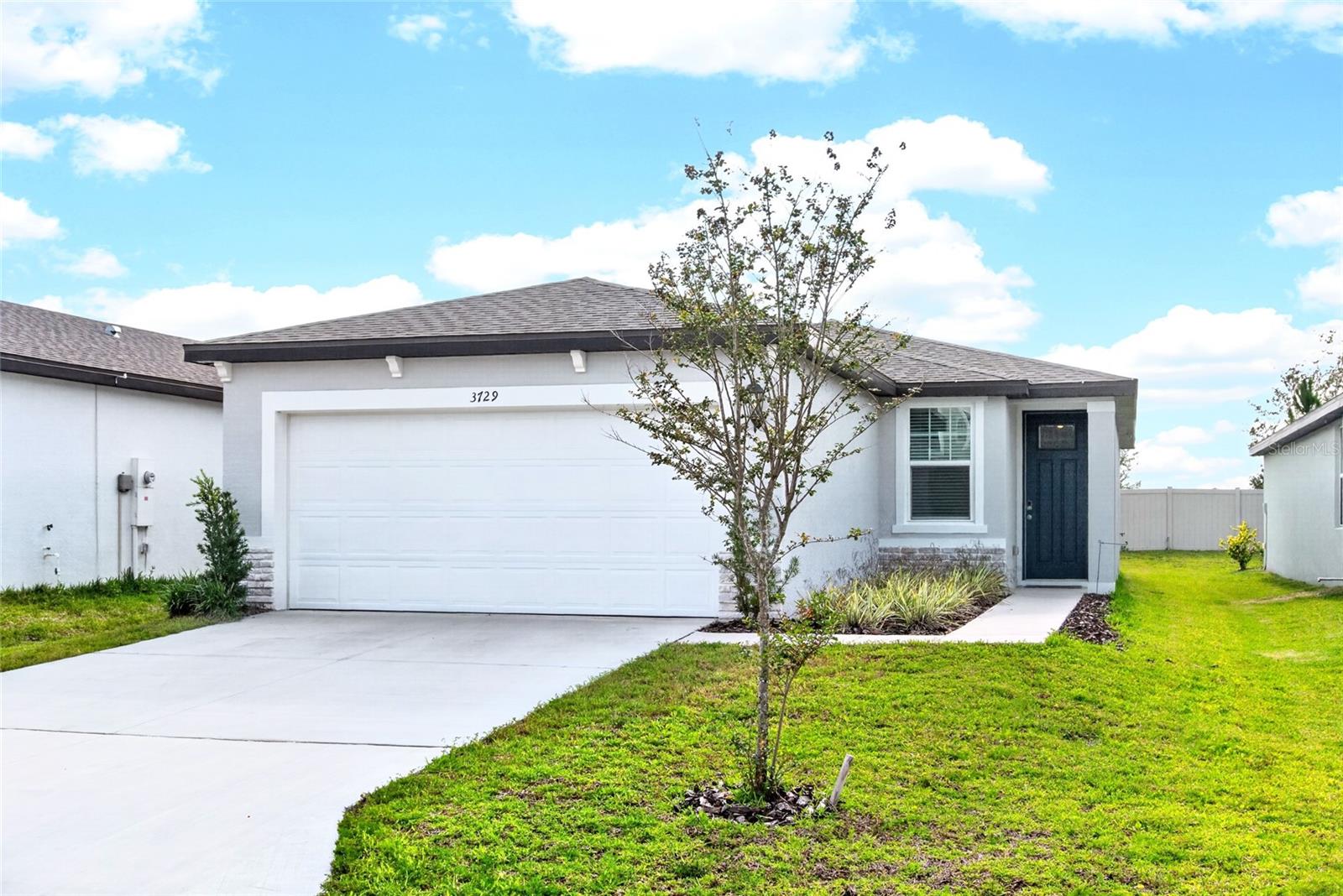 3729 Radiant Mountain Dr, Plant City, FL 33565 photo