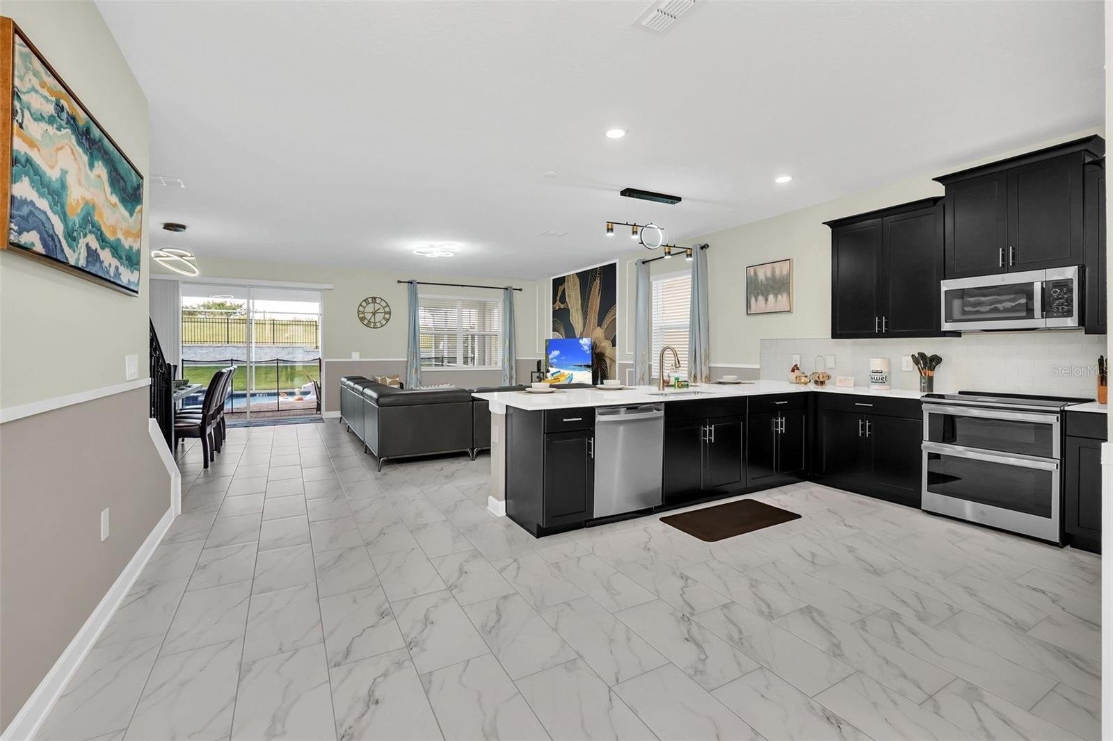 9194 Sommerset Hills Dr, Davenport, FL 33896 photo