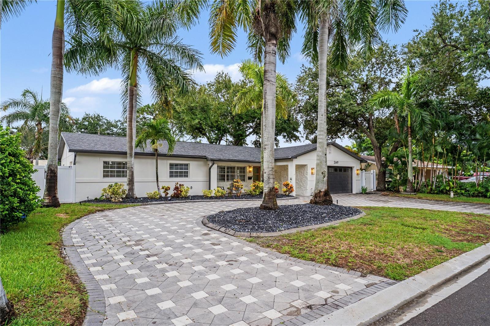 2649 64 Way, Saint Petersburg, FL 33710 photo