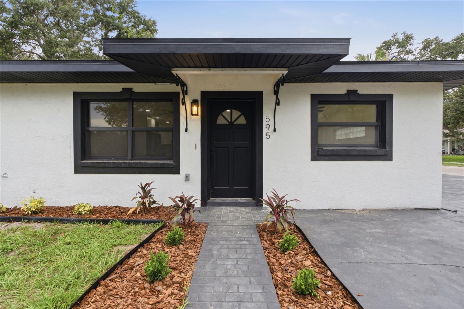 595 Pine St, Safety Harbor, FL 34695