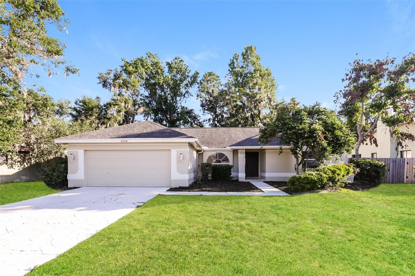 2624 Bridle Dr, Plant City, FL 33566