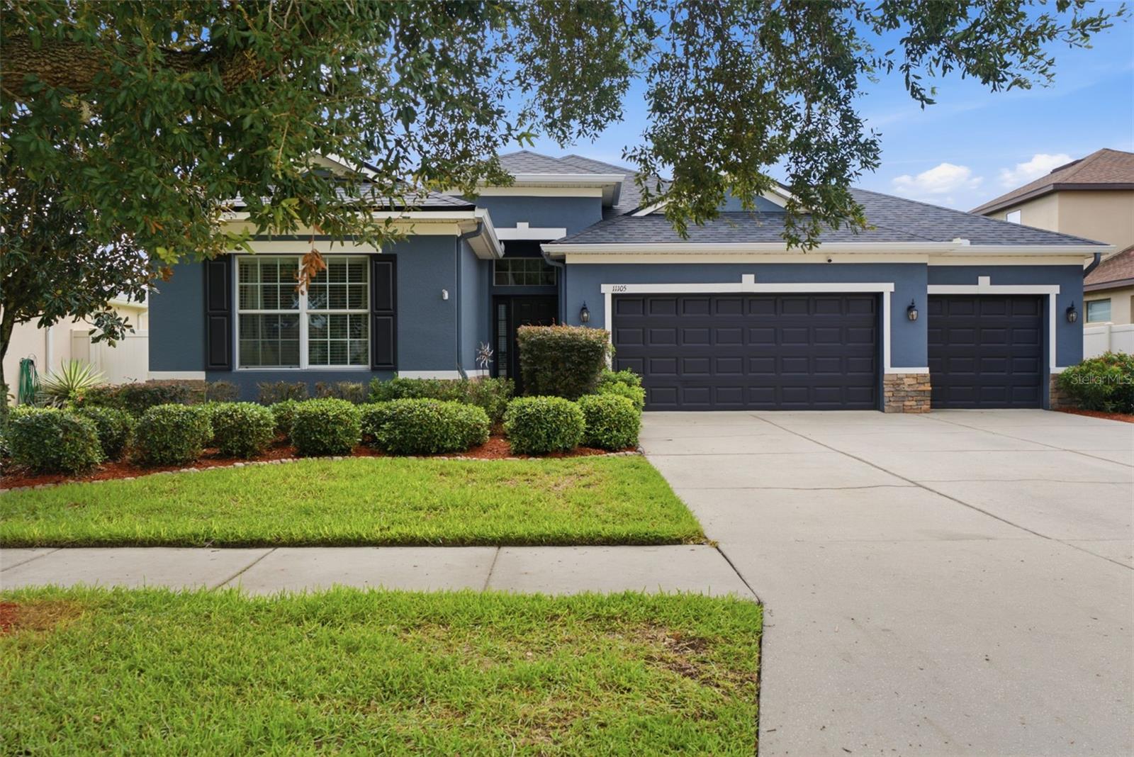 11105 Wembley Landing Dr, Lithia, FL 33547