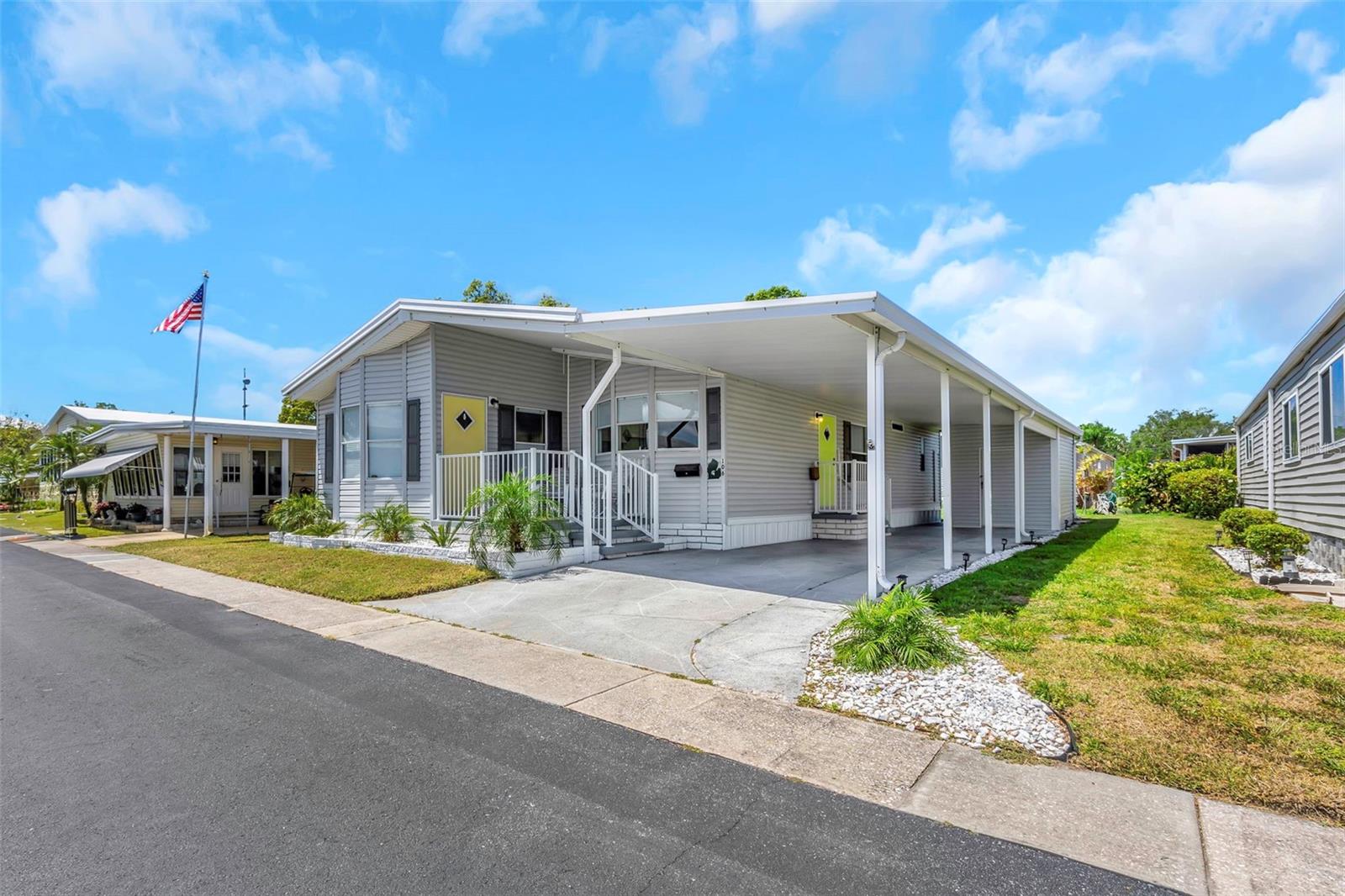 106 Thatch Palm St, Largo, FL 33770
