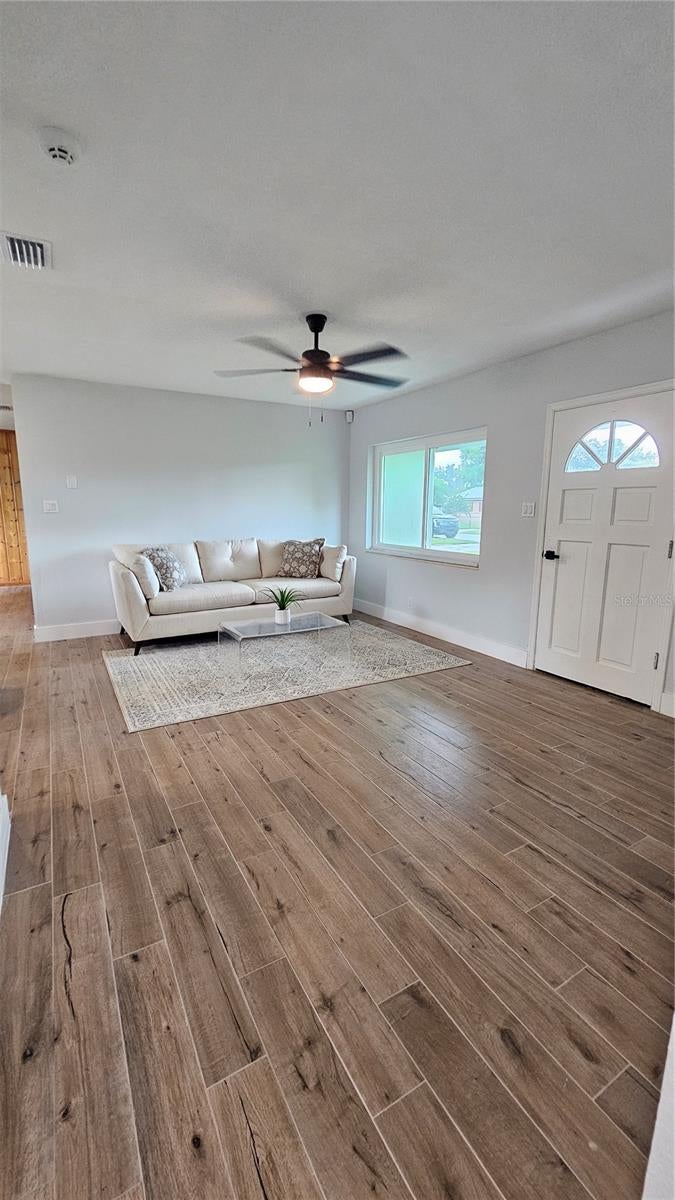 1806 E Linda St, Plant City, FL 33563 photo