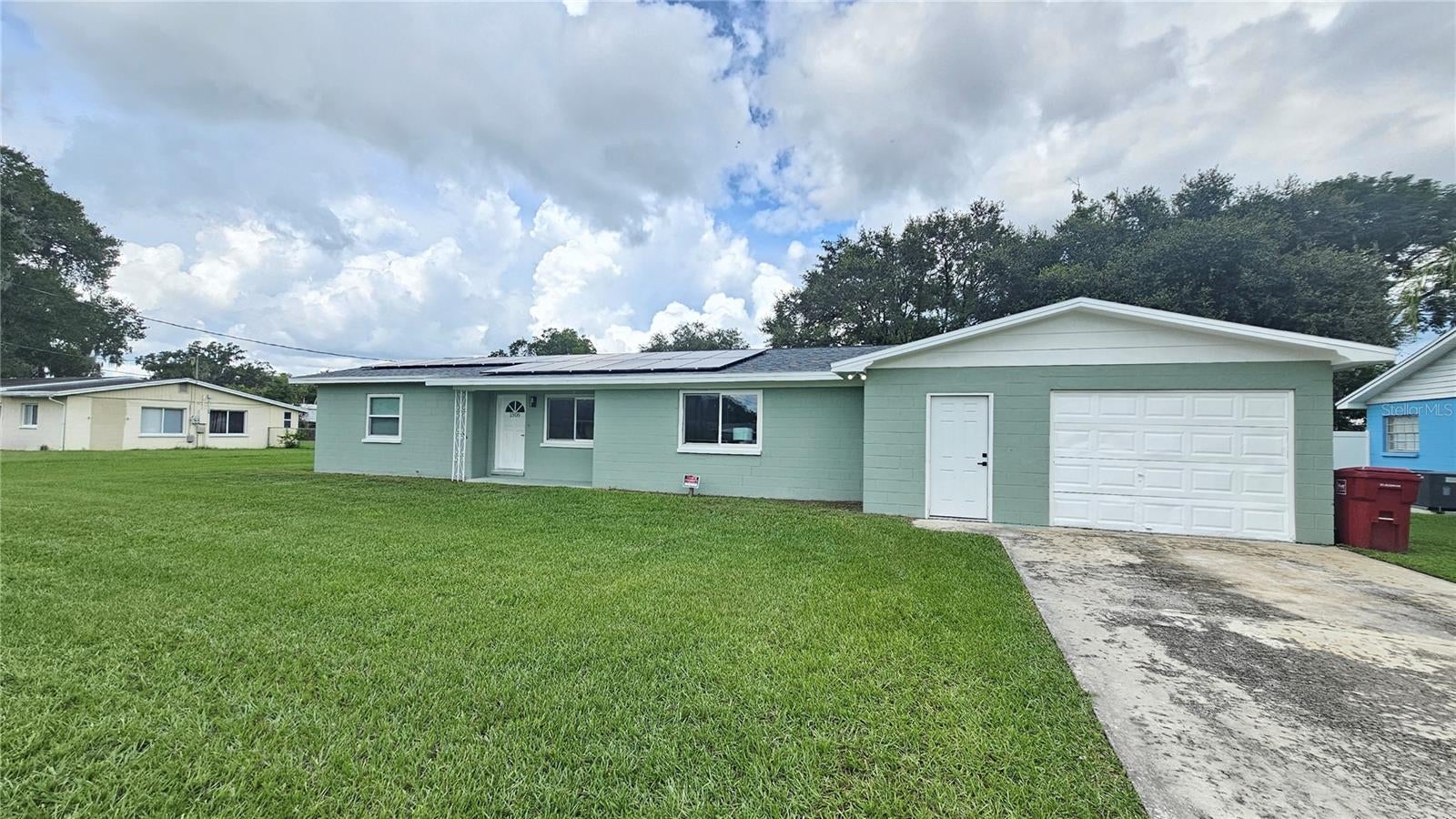 1806 Linda St, Plant City, FL 33563