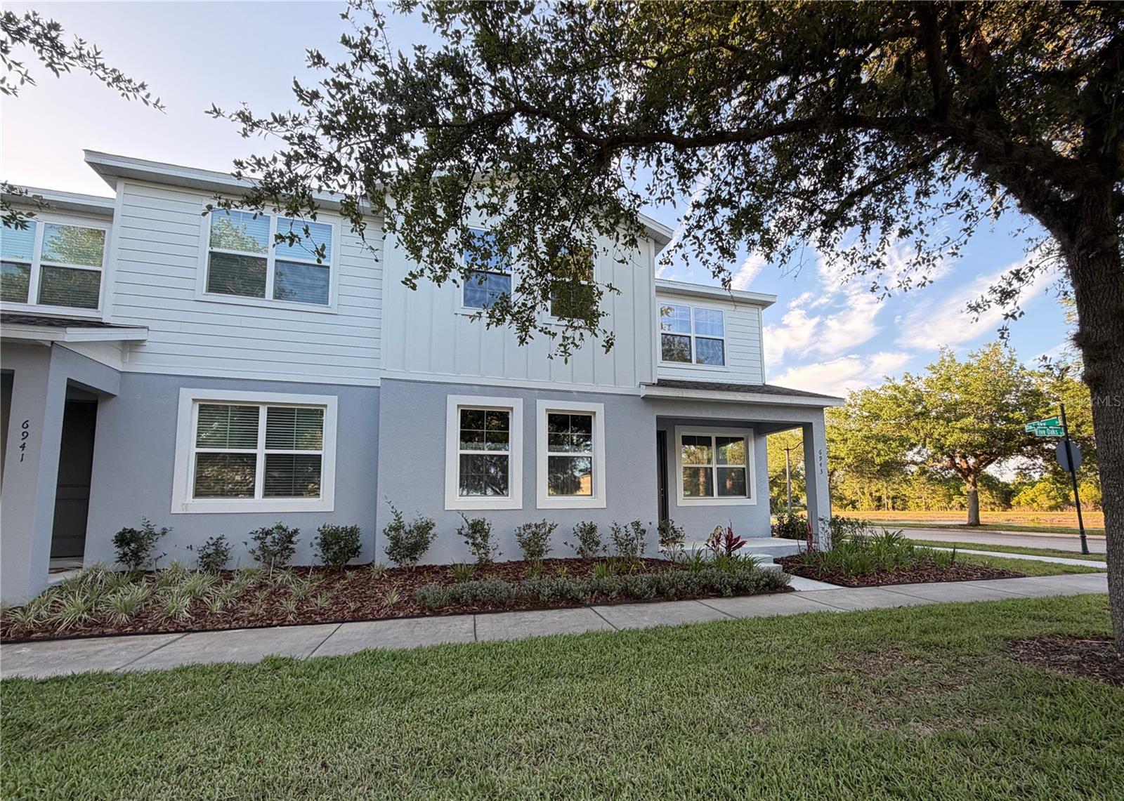 6943 5 Oaks Dr, Harmony, FL 34773