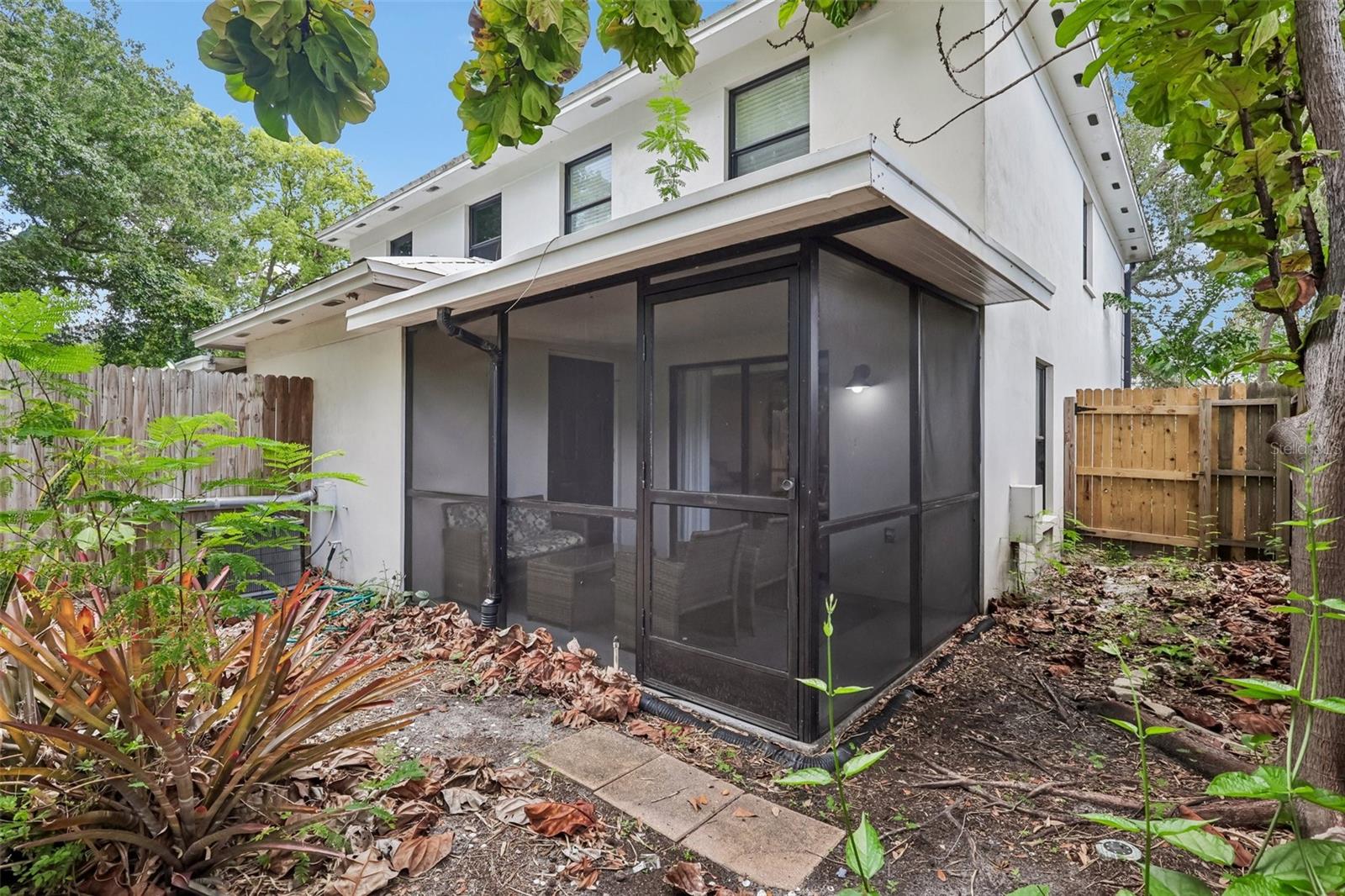2417 W Stroud Ave, Tampa, FL 33629 photo