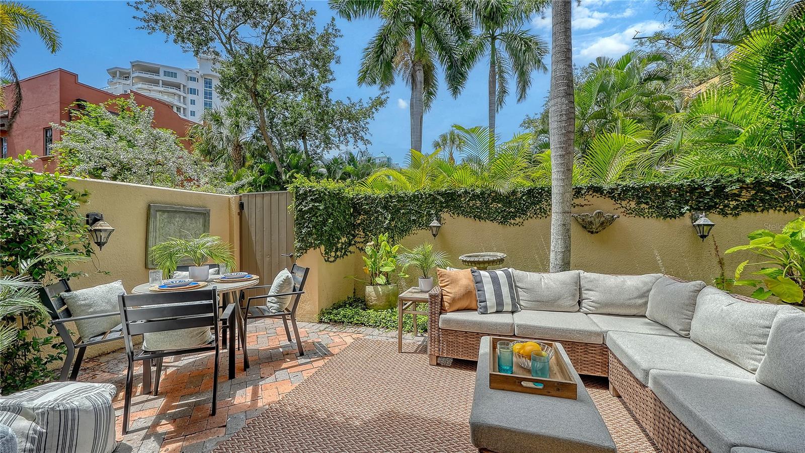 1513 Oak St, Sarasota, FL 34236