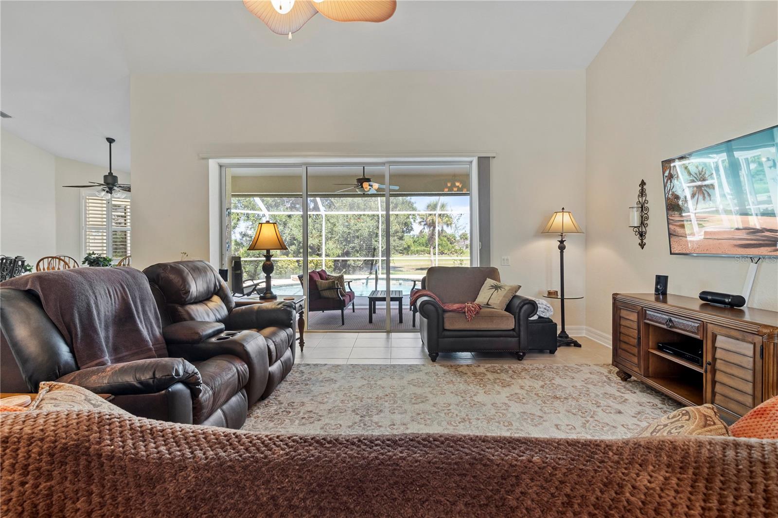 40 Clubhouse Ct, Rotonda West, FL 33947 photo