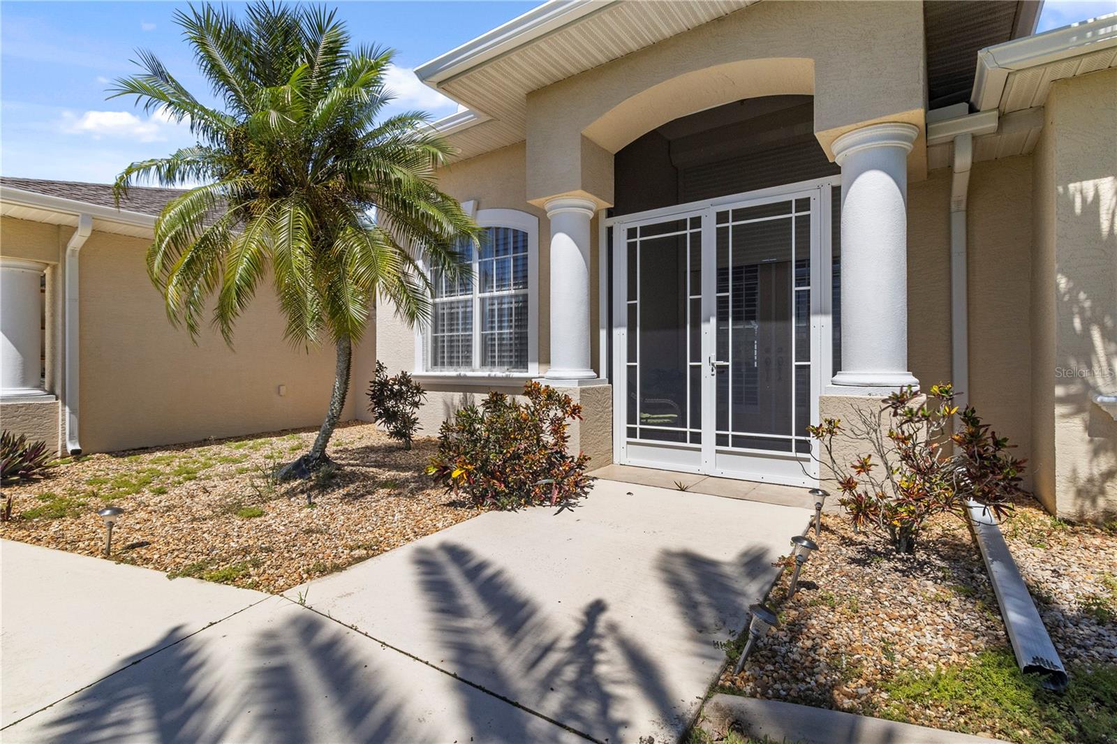 40 Clubhouse Ct, Rotonda West, FL 33947 photo