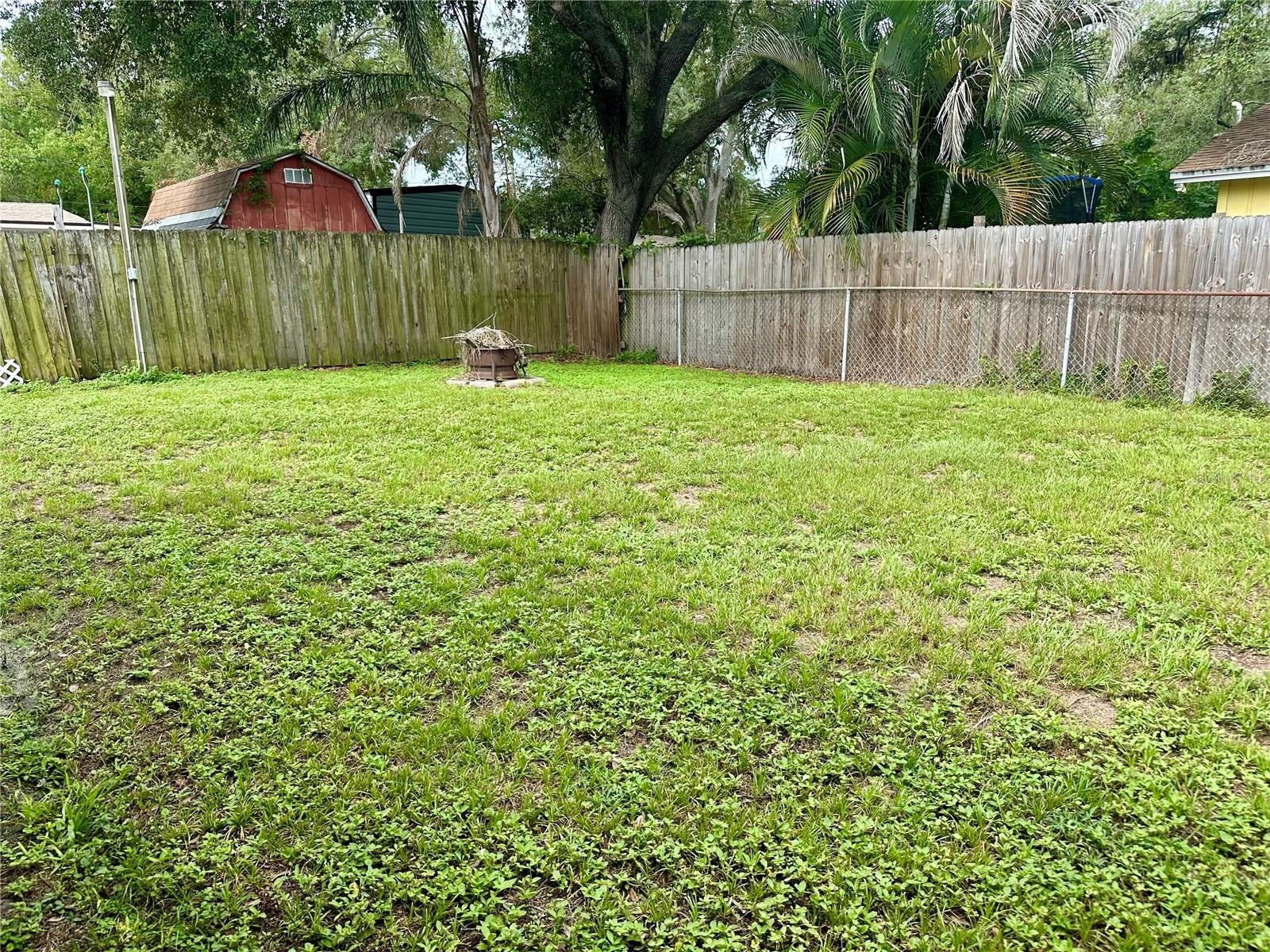 7507 Coral Vine Ln, Tampa, FL 33619 photo