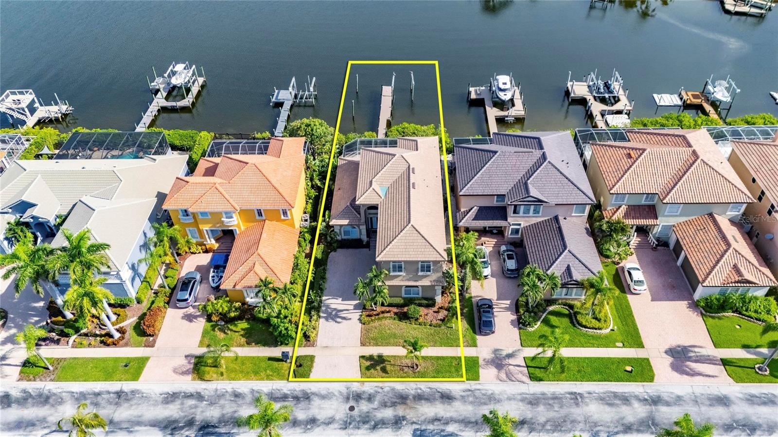 1231 Acappella Ln, Apollo Beach, FL 33572 photo